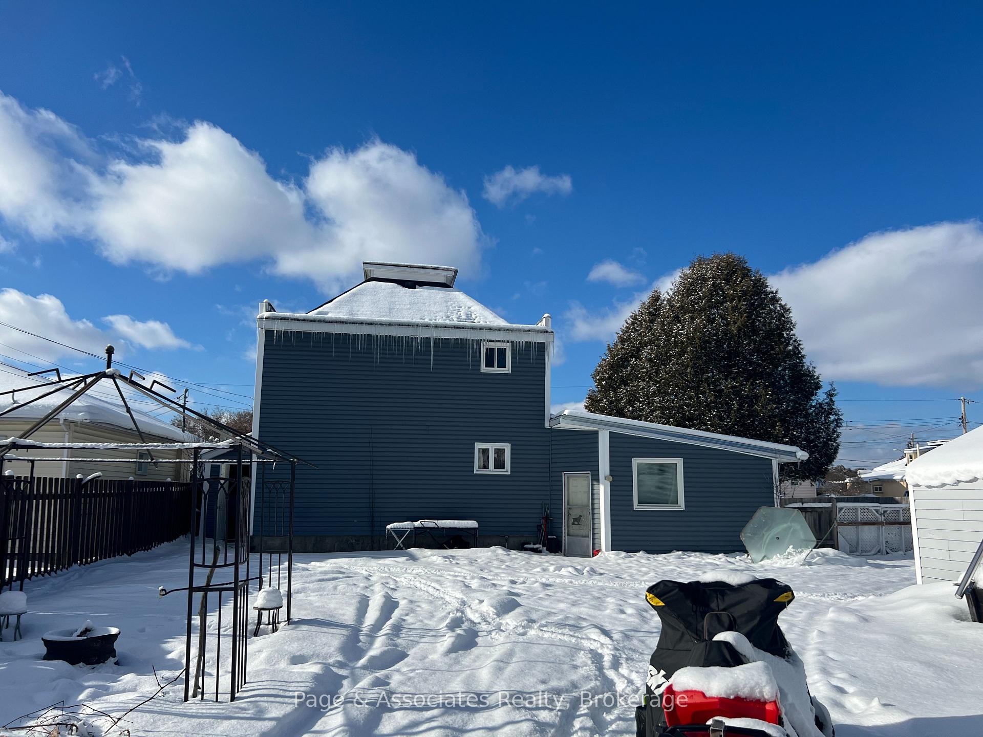 Photo 2 of 174 Carrie Street, West Nipissing, Sturgeon Falls — HOMEH