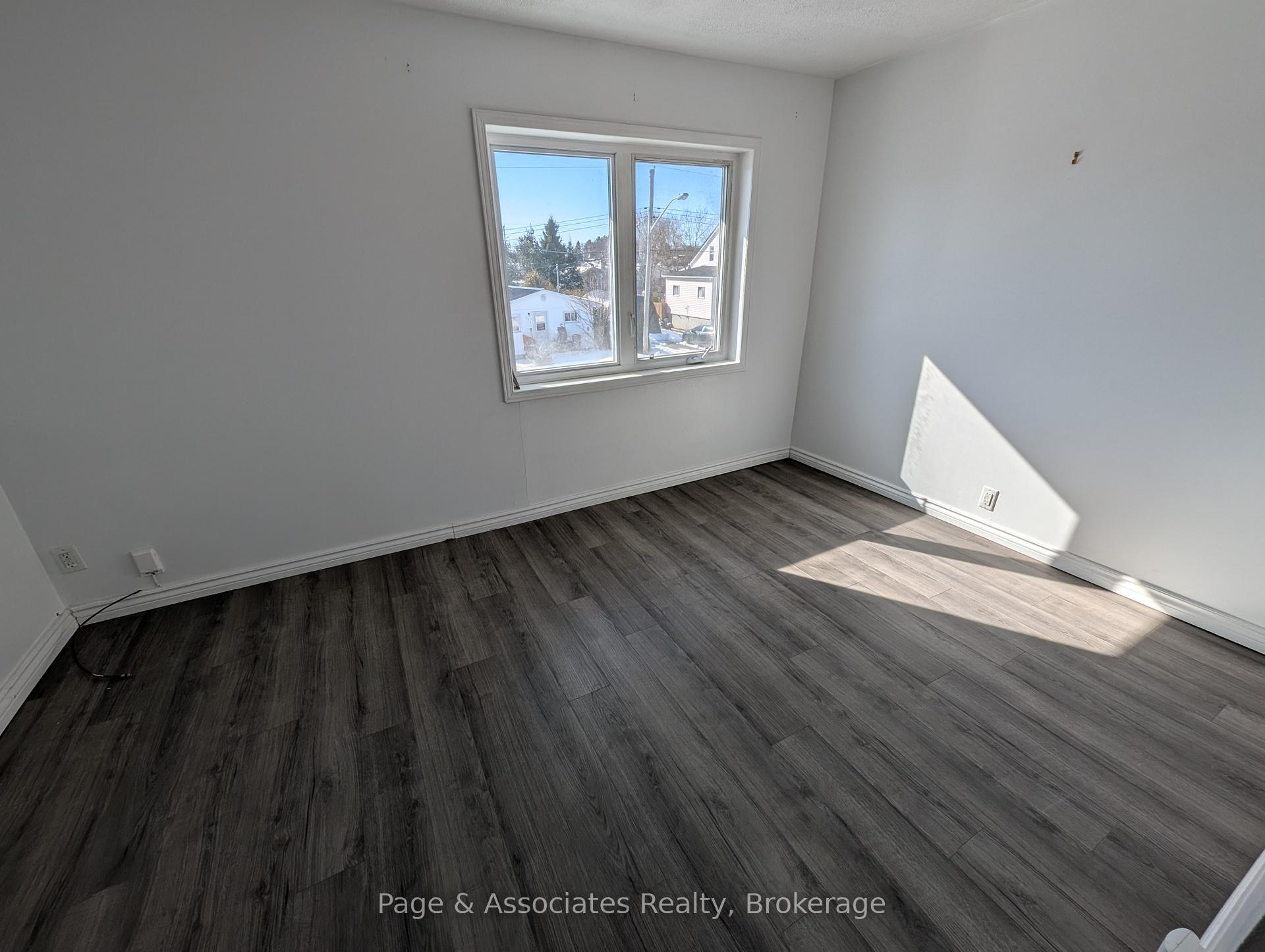 Photo 8 of 174 Carrie Street, West Nipissing, Sturgeon Falls — HOMEH
