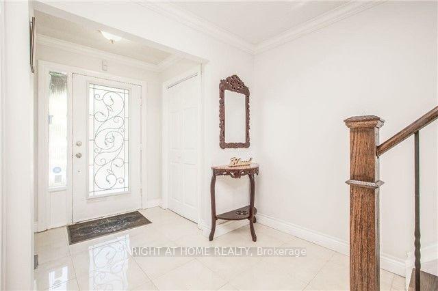 Photo 2 of 28 Hawkstone Crescent, Whitby, Blue Grass Meadows — HOMEH