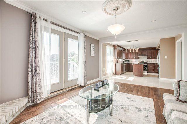 Photo 6 of 28 Hawkstone Crescent, Whitby, Blue Grass Meadows — HOMEH