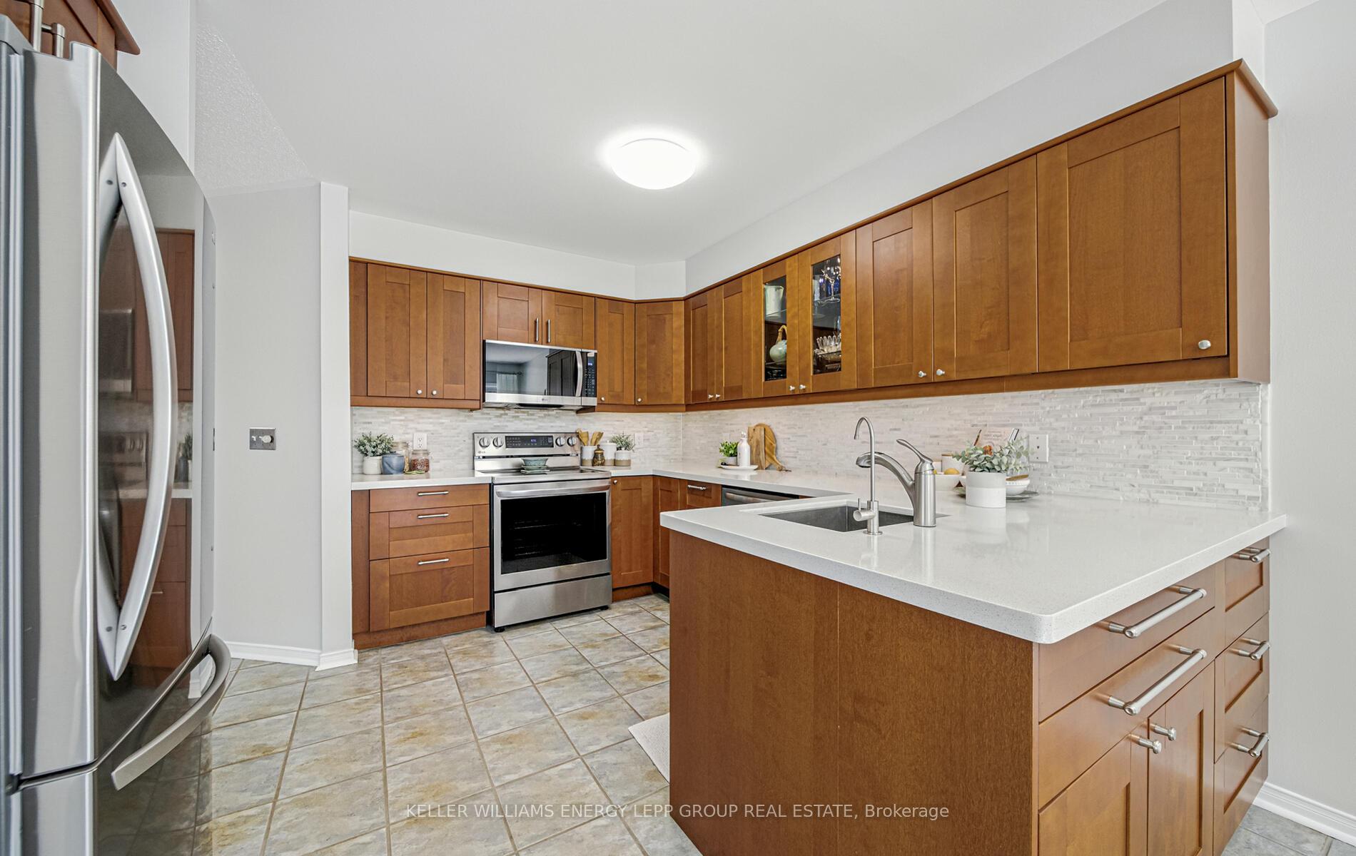Photo 21 of 17 Beaumaris Crescent, Whitby, Brooklin — HOMEH