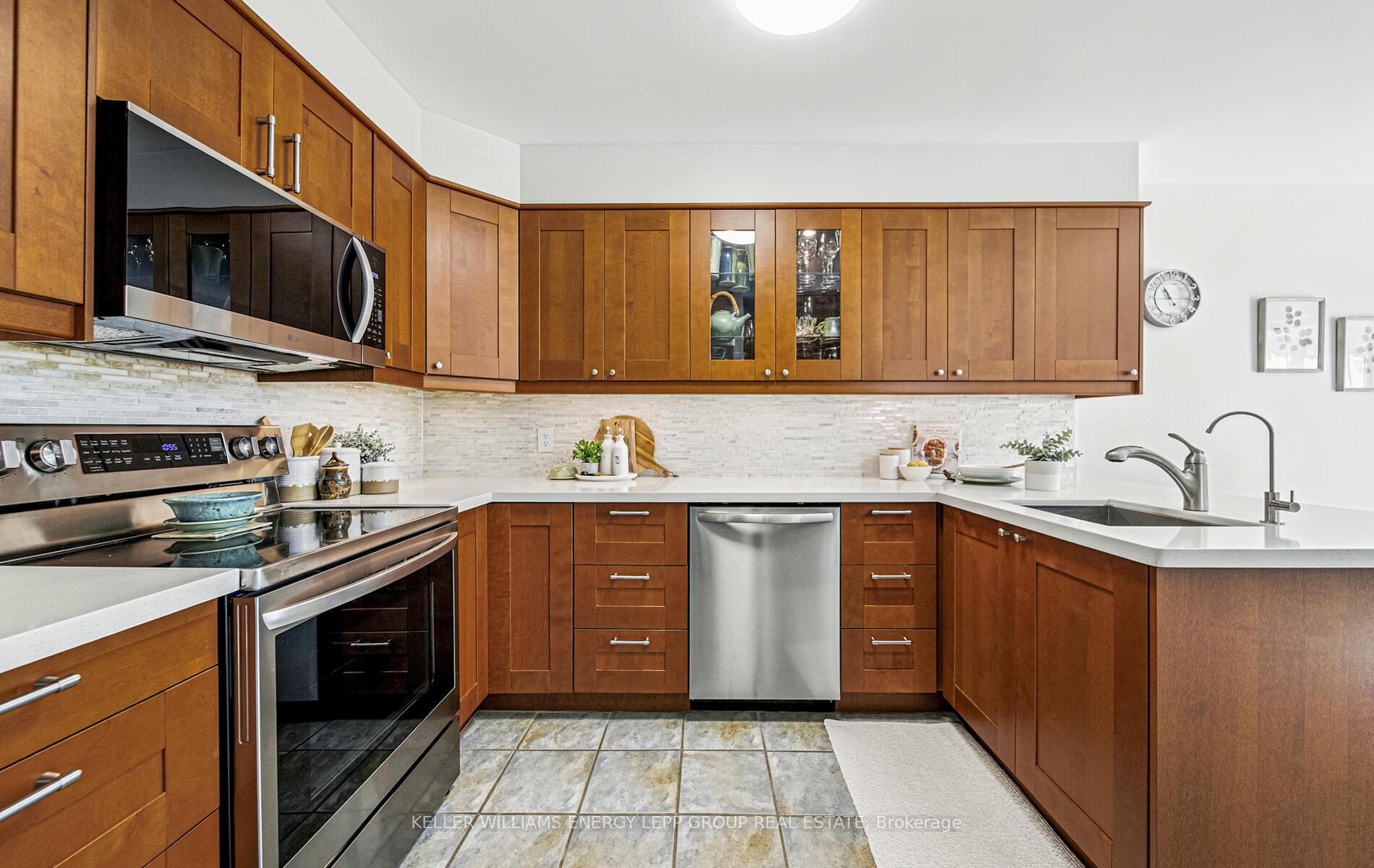 Photo 39 of 17 Beaumaris Crescent, Whitby, Brooklin — HOMEH