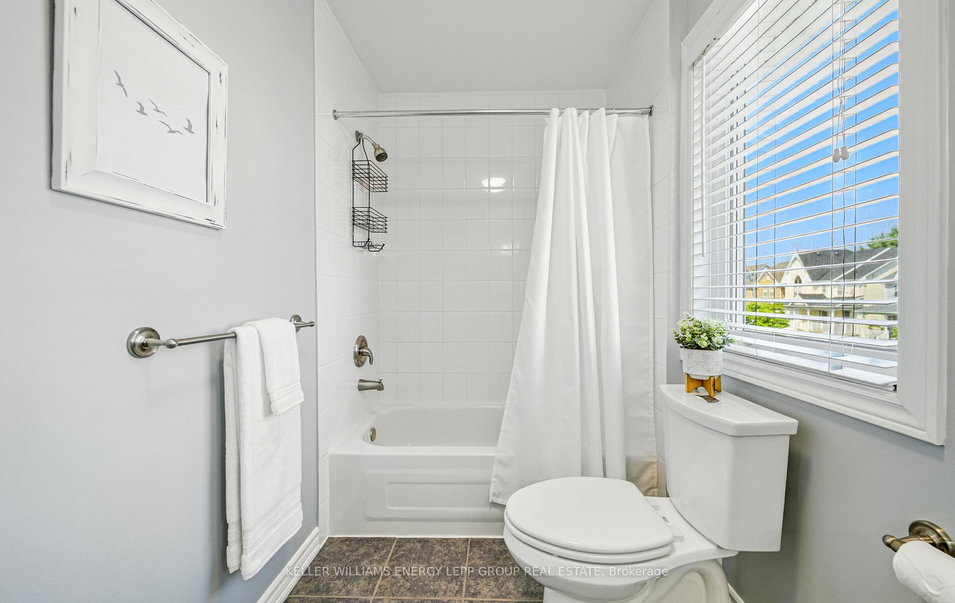 Photo 86 of 17 Beaumaris Crescent, Whitby, Brooklin — HOMEH