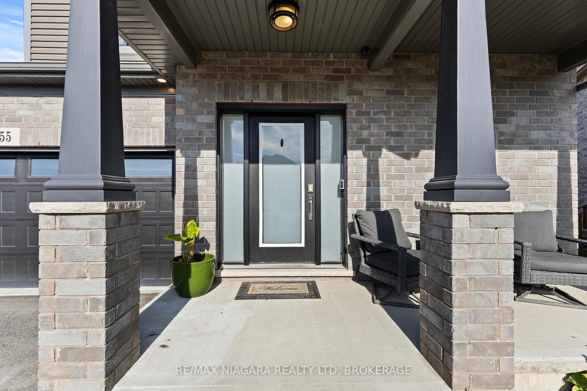 Photo 4 of 55 Spruce Crescent, Welland, Coyle Creek — HOMEH