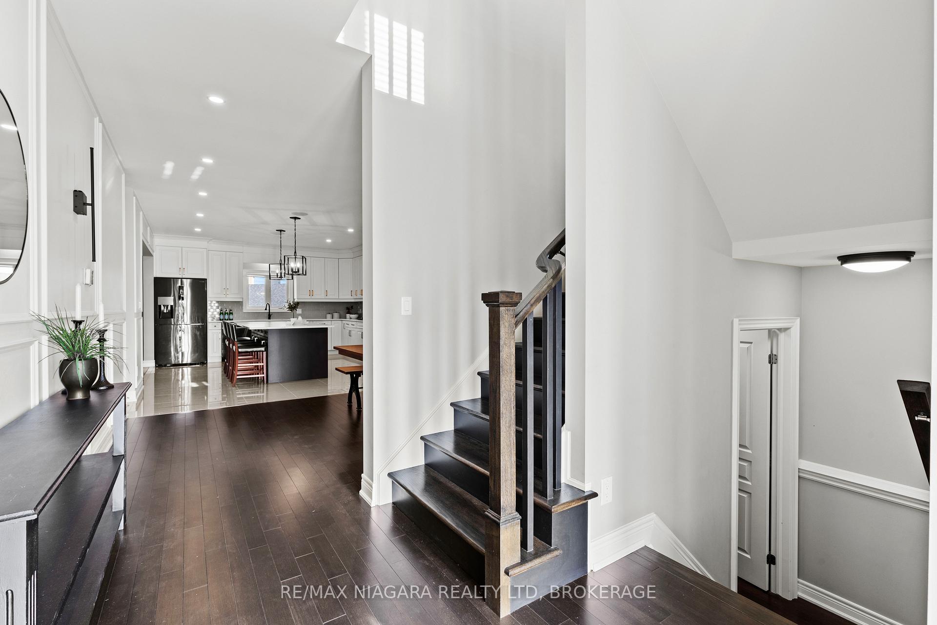 Photo 7 of 55 Spruce Crescent, Welland, Coyle Creek — HOMEH