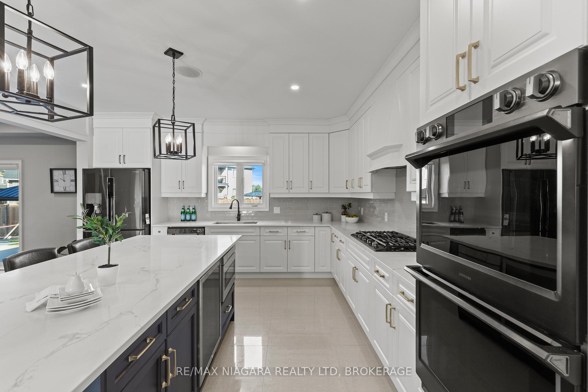 Photo 13 of 55 Spruce Crescent, Welland, Coyle Creek — HOMEH