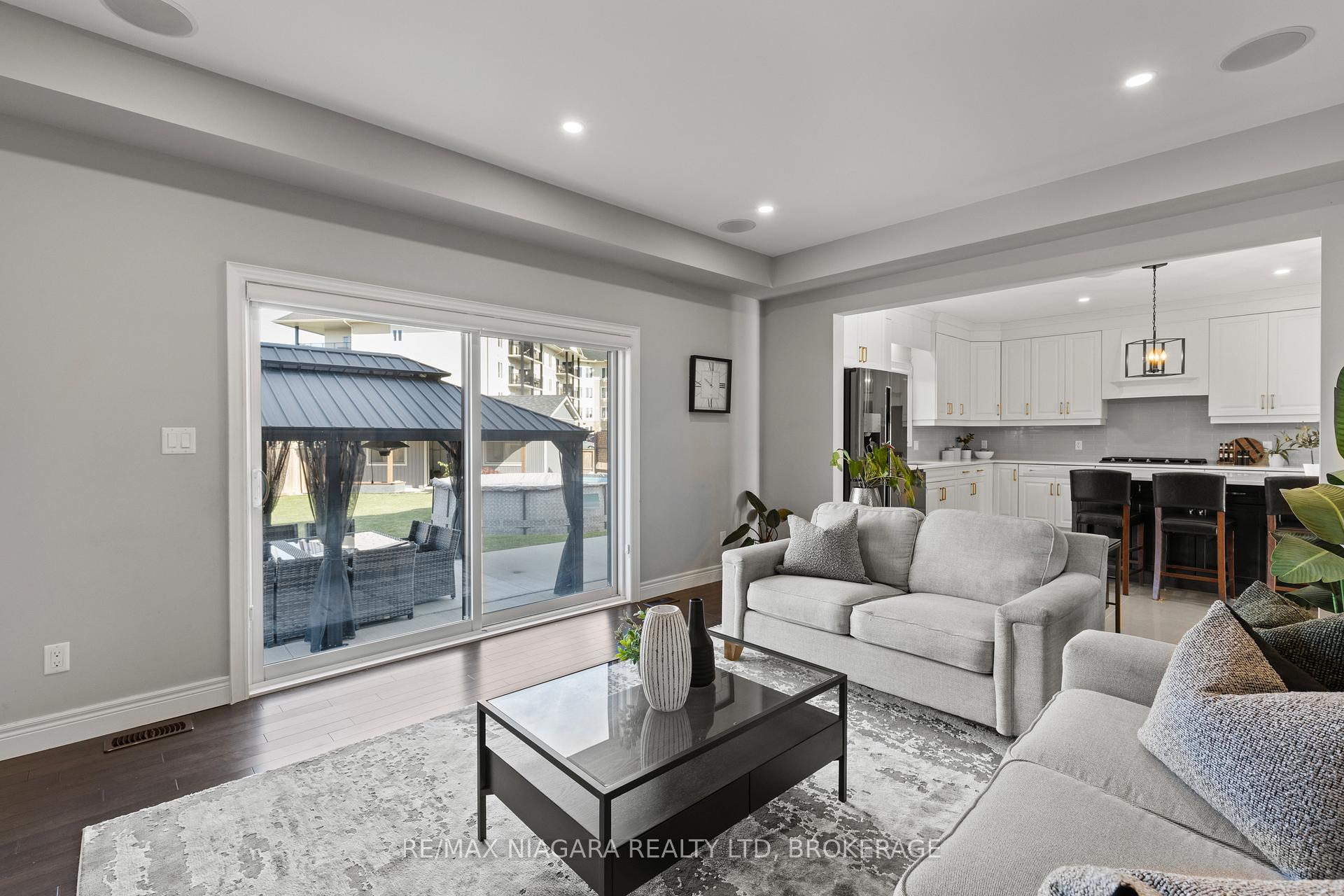 Photo 15 of 55 Spruce Crescent, Welland, Coyle Creek — HOMEH