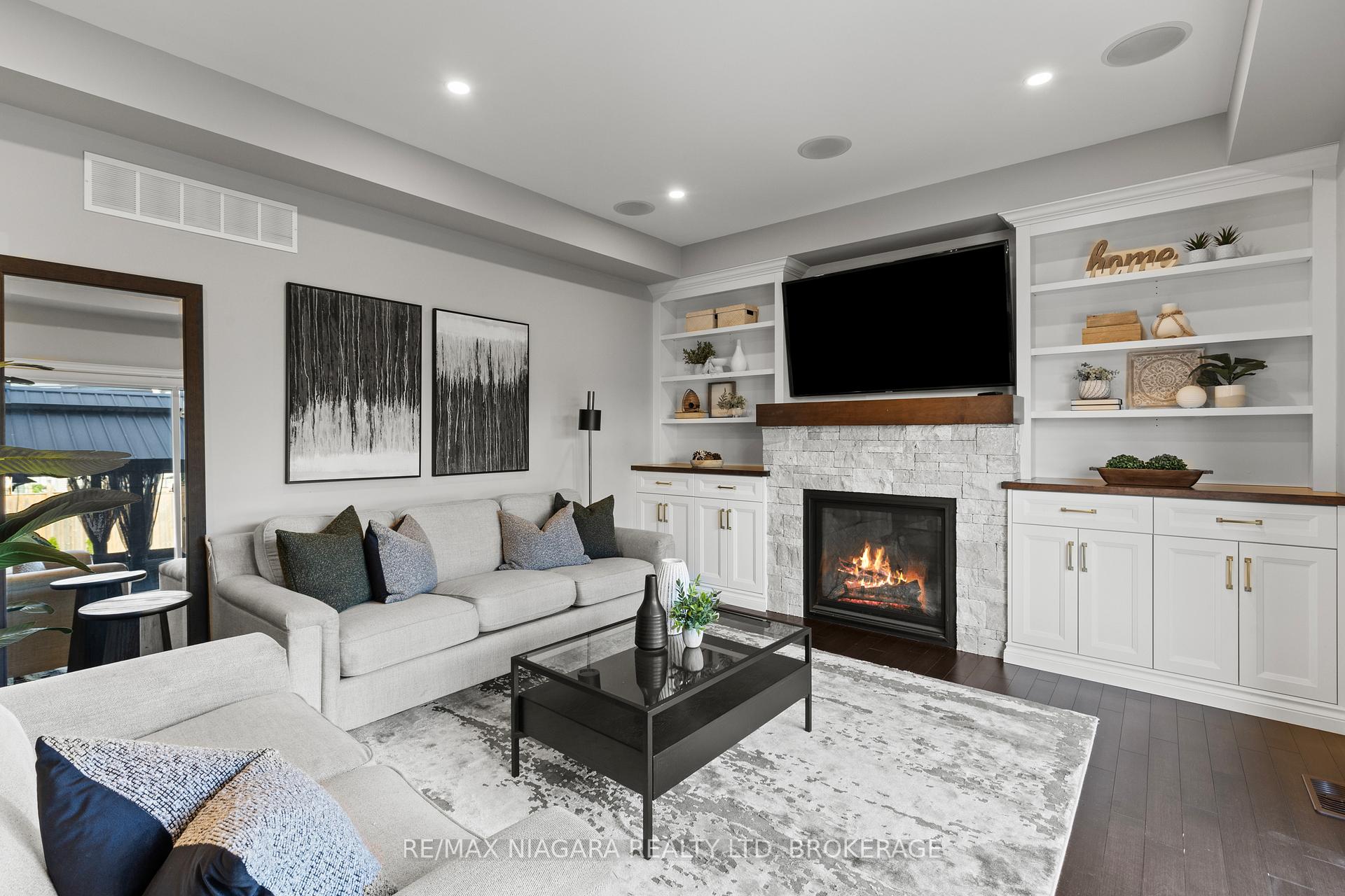 Photo 16 of 55 Spruce Crescent, Welland, Coyle Creek — HOMEH