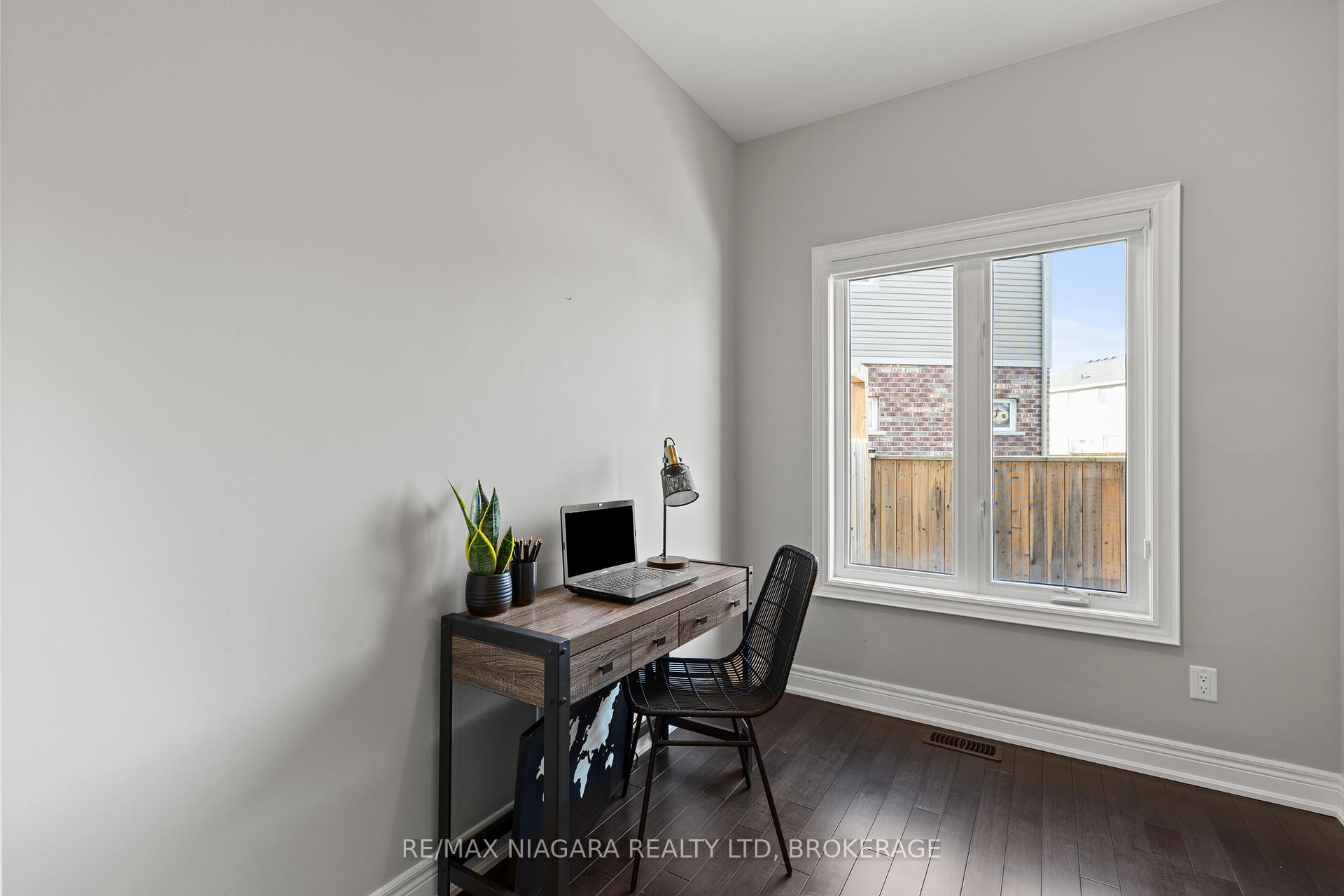 Photo 18 of 55 Spruce Crescent, Welland, Coyle Creek — HOMEH