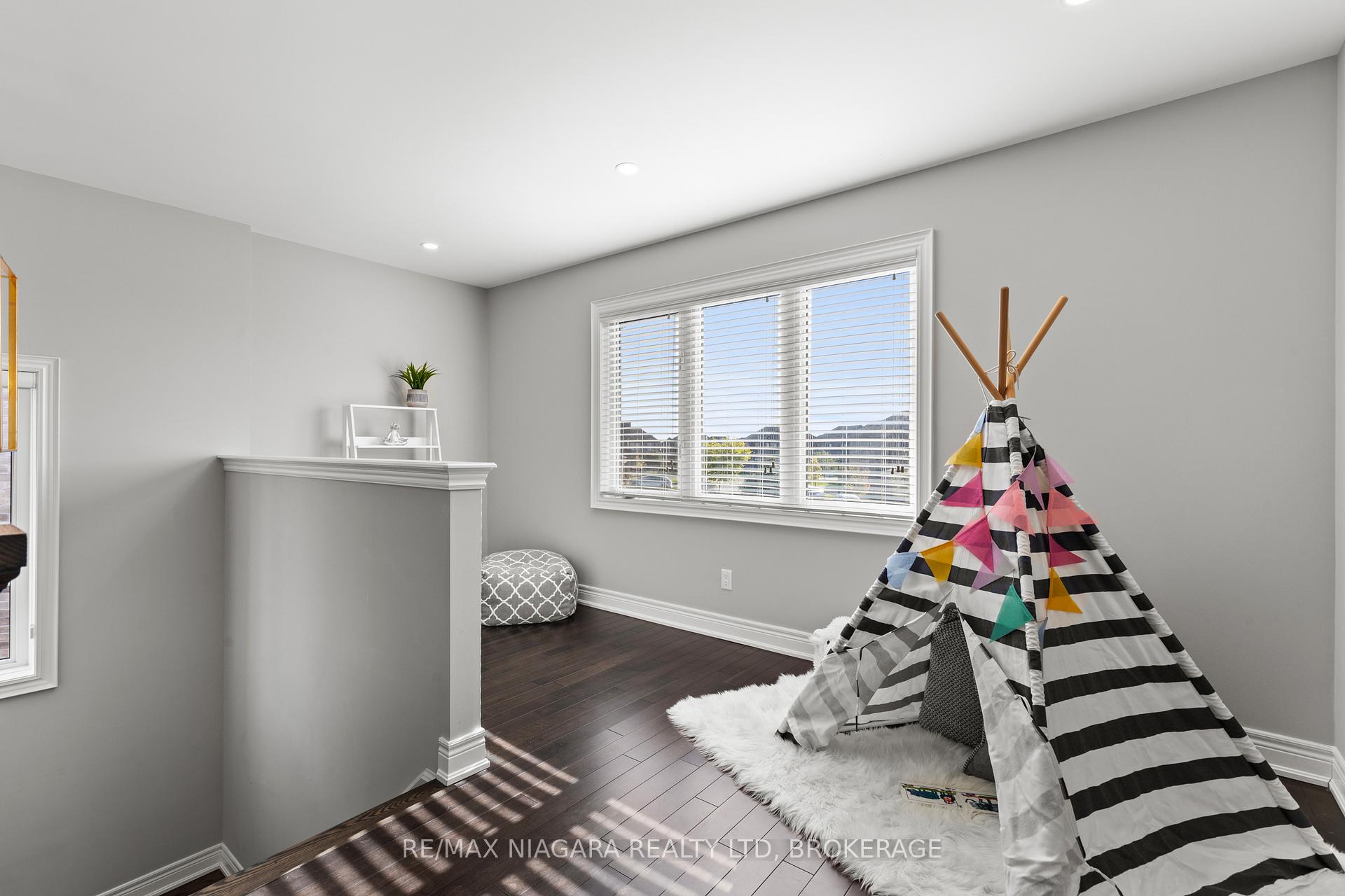 Photo 19 of 55 Spruce Crescent, Welland, Coyle Creek — HOMEH