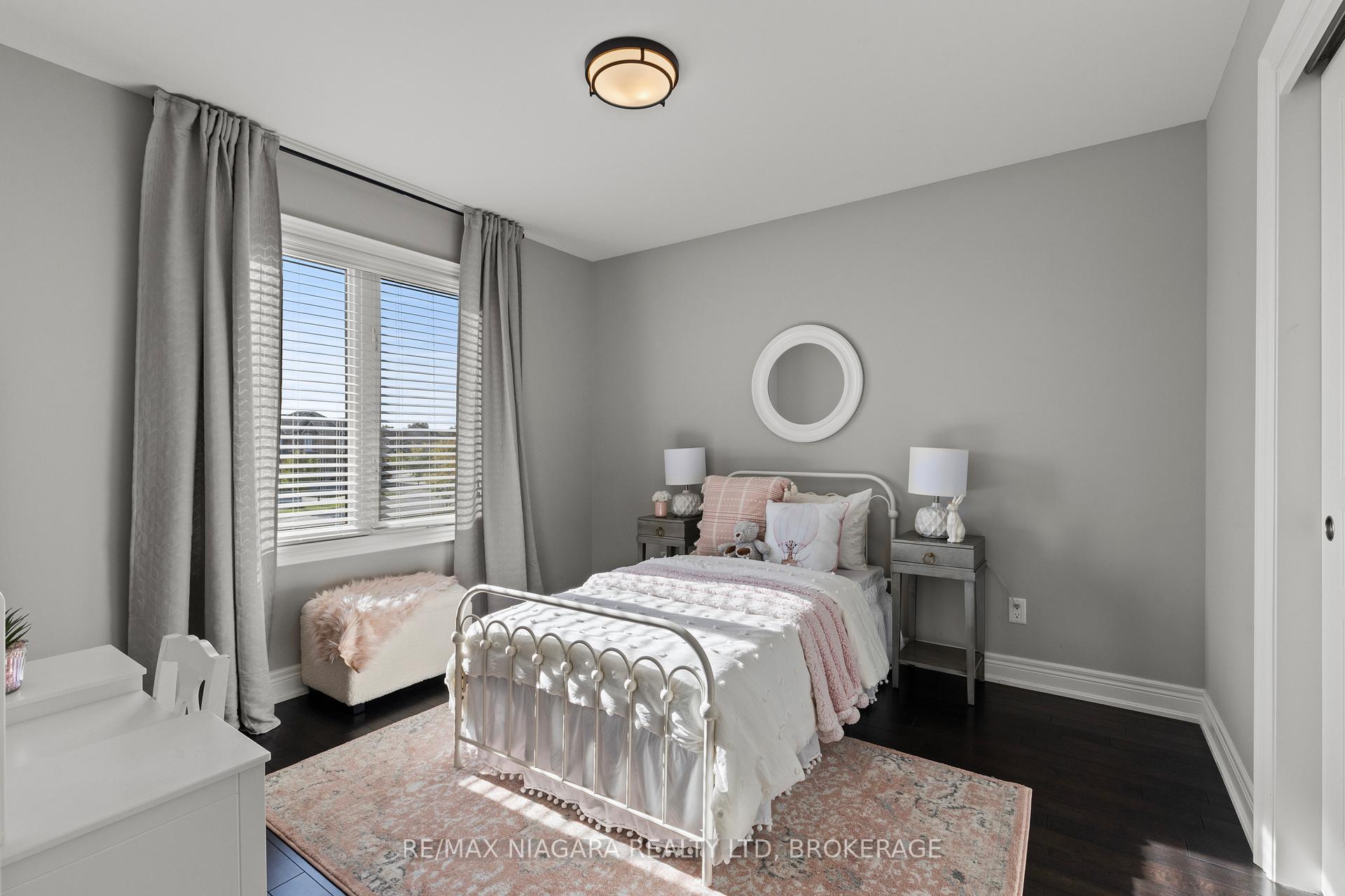Photo 27 of 55 Spruce Crescent, Welland, Coyle Creek — HOMEH