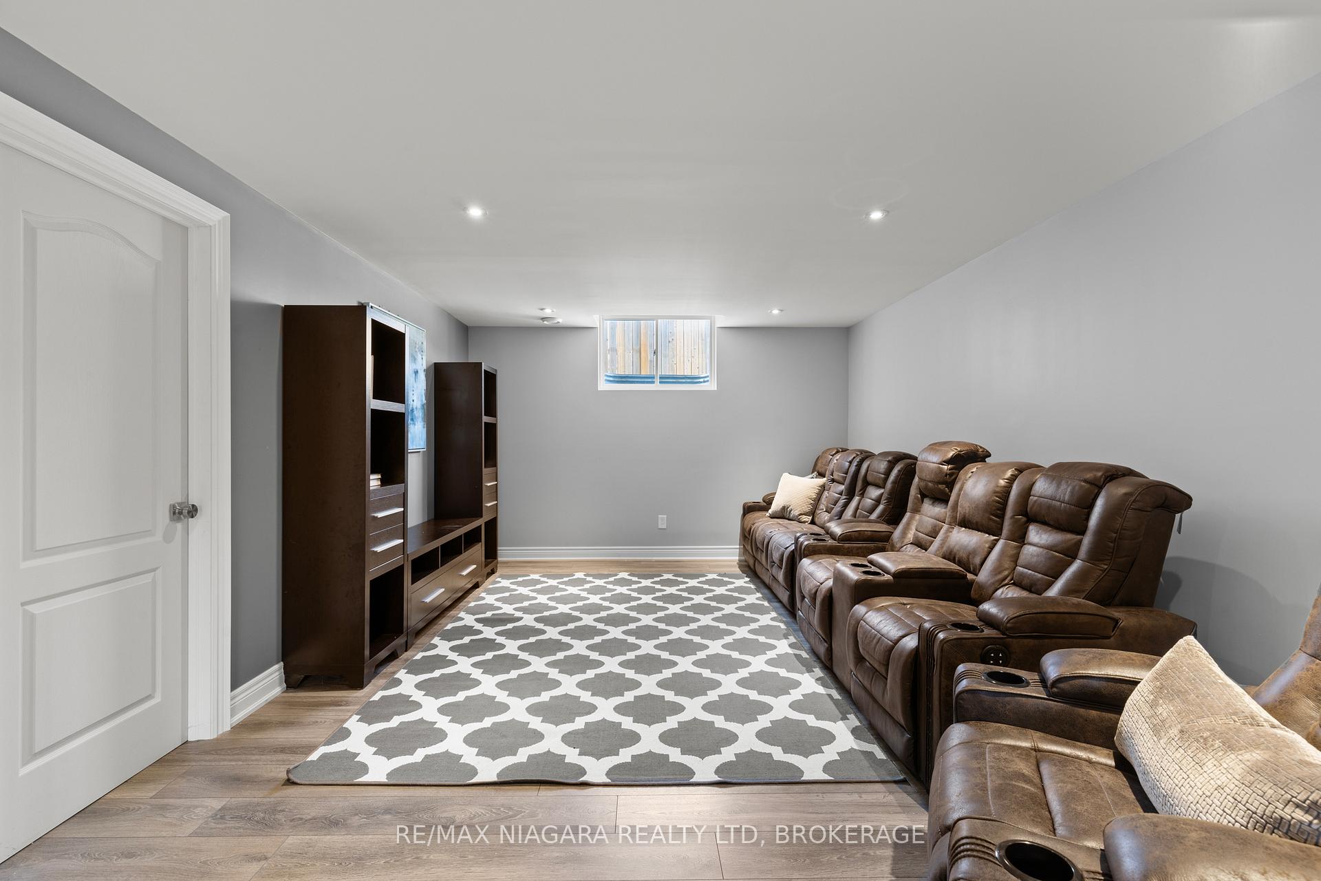 Photo 35 of 55 Spruce Crescent, Welland, Coyle Creek — HOMEH
