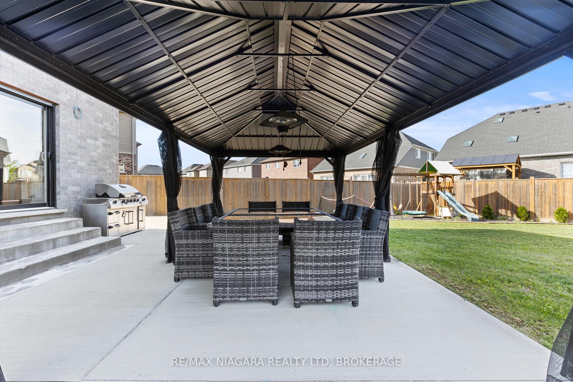 Photo 38 of 55 Spruce Crescent, Welland, Coyle Creek — HOMEH