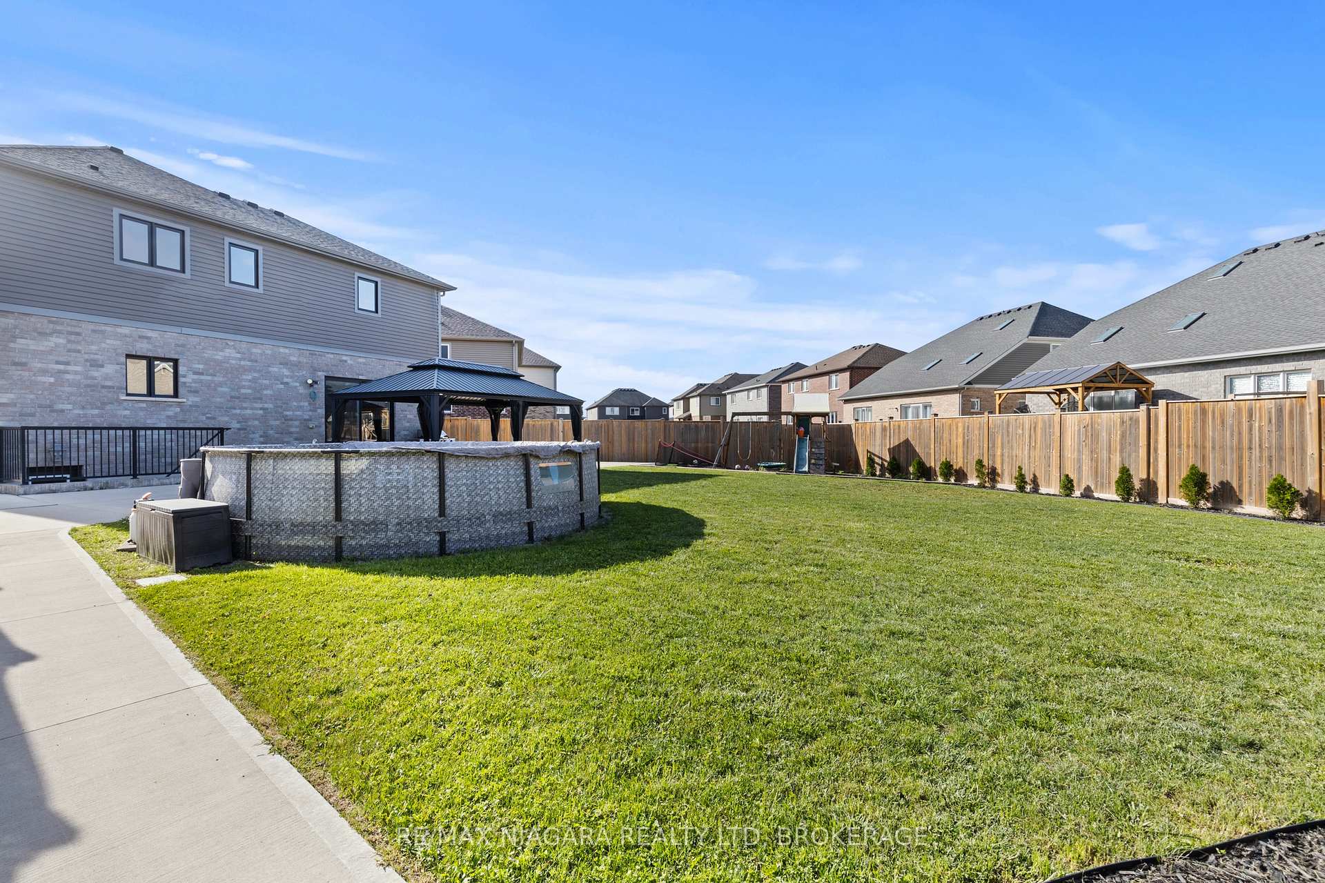 Photo 43 of 55 Spruce Crescent, Welland, Coyle Creek — HOMEH