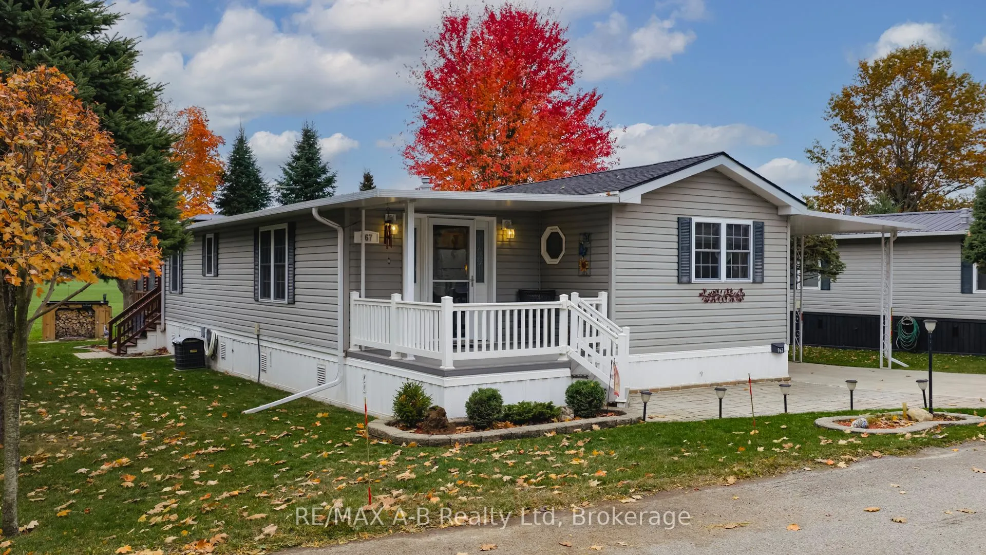 Front of Unit 967, 316489 31St Line