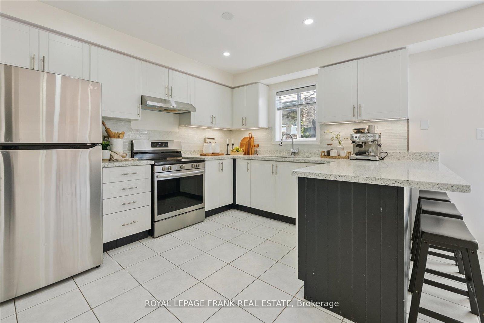 Photo 9 of 20 Regatta Crescent, Whitby, Port Whitby — HOMEH