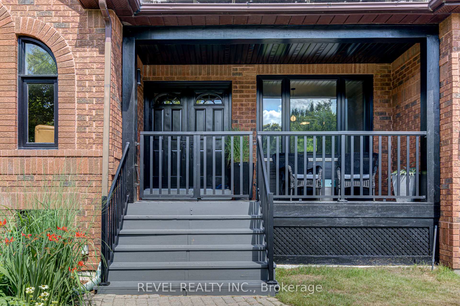 Photo 3 of 141 Wasaga Sands Drive E, Wasaga Beach — HOMEH