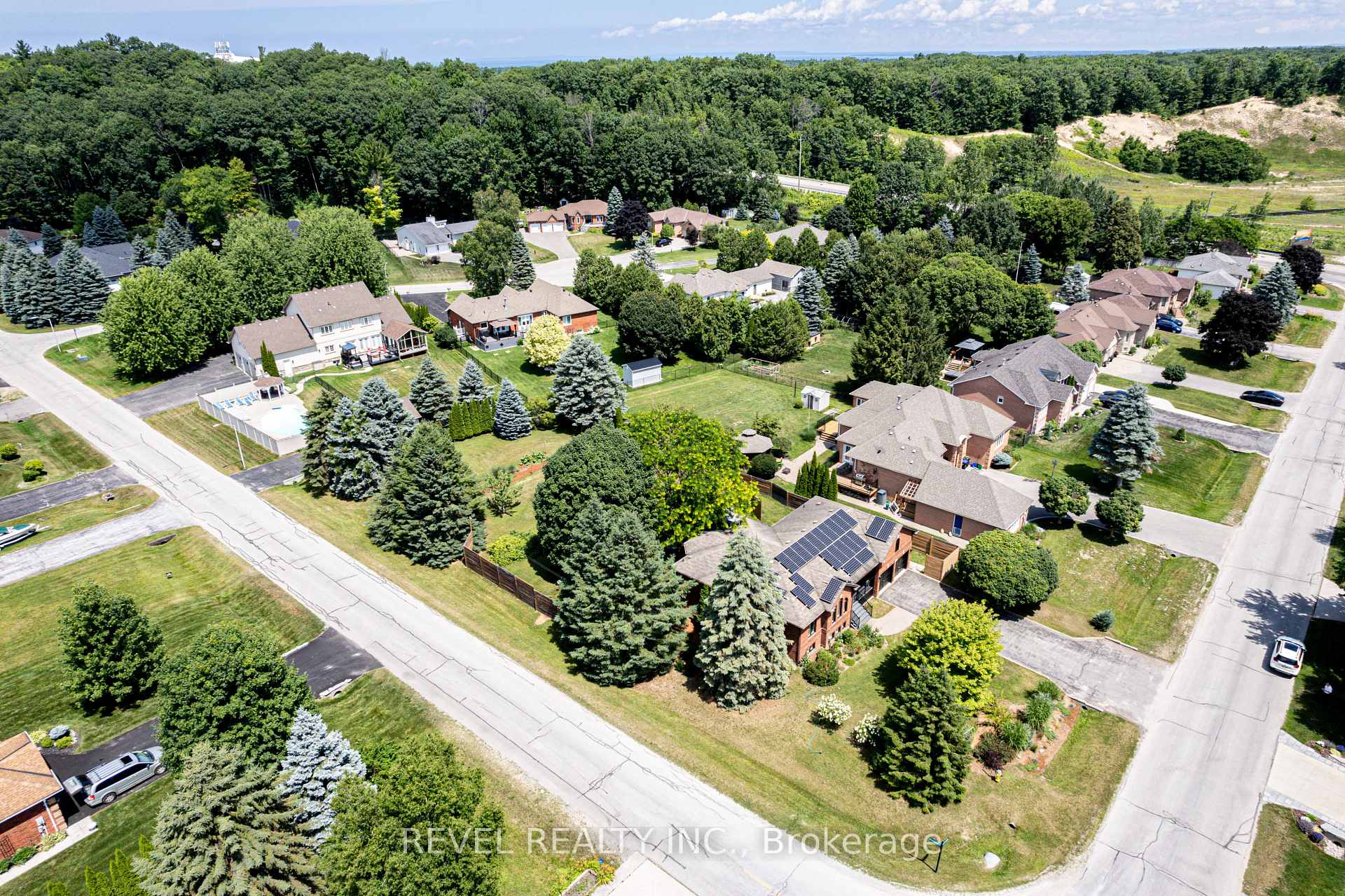 Photo 47 of 141 Wasaga Sands Drive E, Wasaga Beach — HOMEH