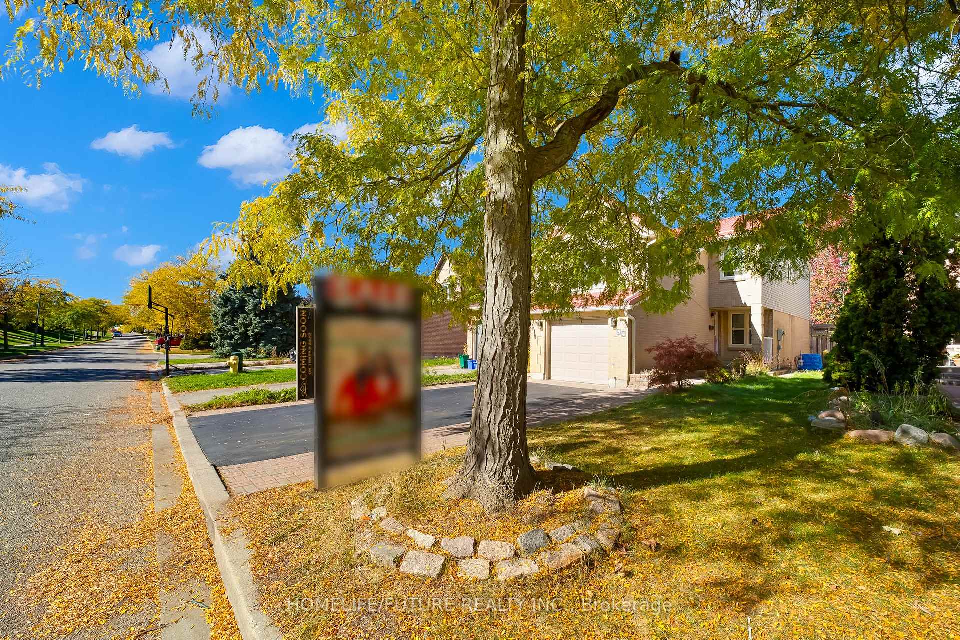 Photo 2 of 54 Ducatel Crescent, Ajax, Central — HOMEH