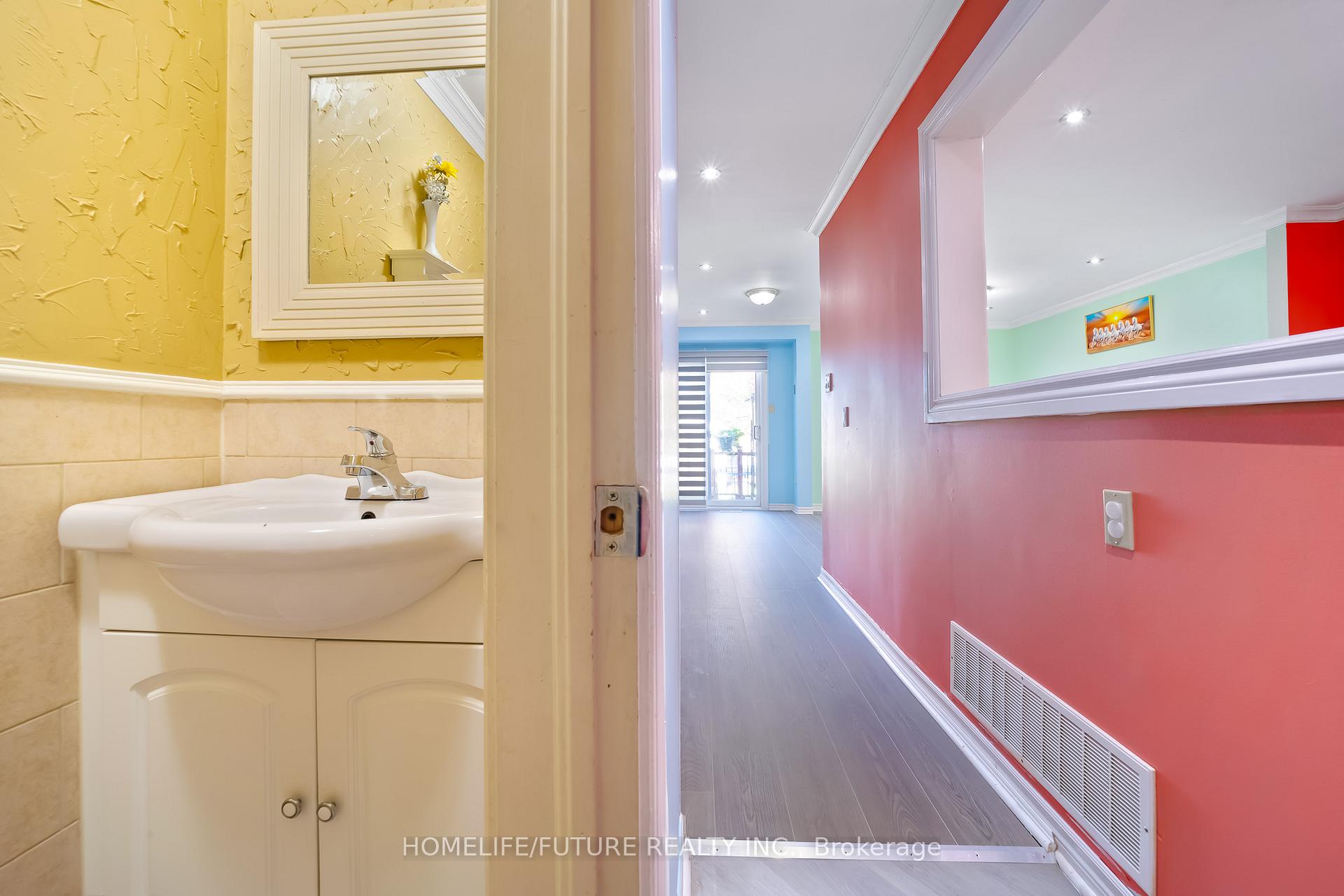 Photo 20 of 54 Ducatel Crescent, Ajax, Central — HOMEH