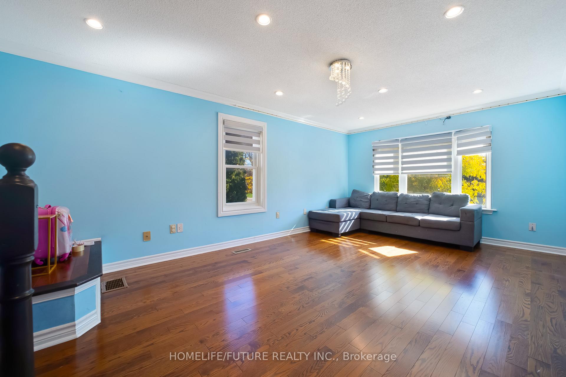 Photo 13 of 54 Ducatel Crescent, Ajax, Central — HOMEH