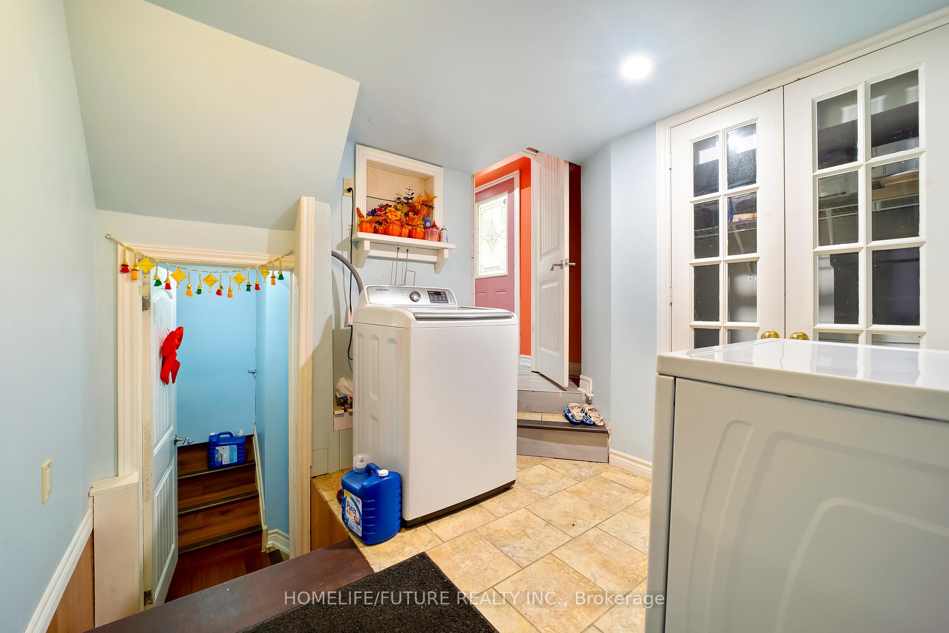 Photo 31 of 54 Ducatel Crescent, Ajax, Central — HOMEH