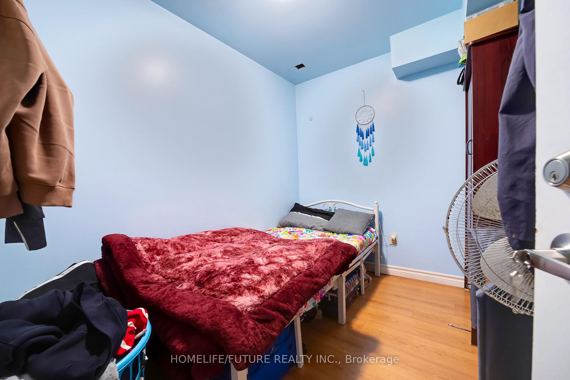 Photo 32 of 54 Ducatel Crescent, Ajax, Central — HOMEH