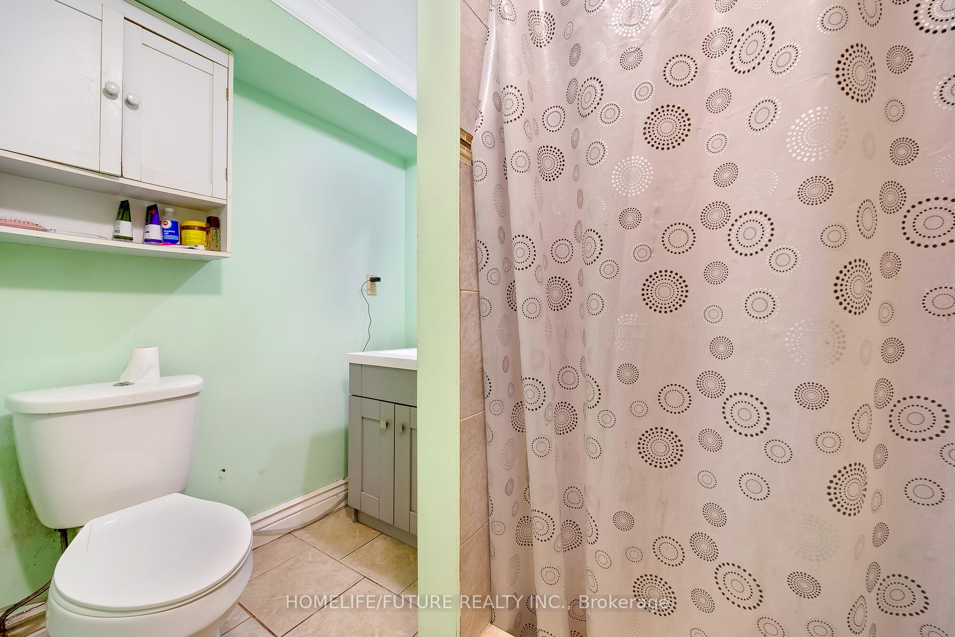 Photo 33 of 54 Ducatel Crescent, Ajax, Central — HOMEH