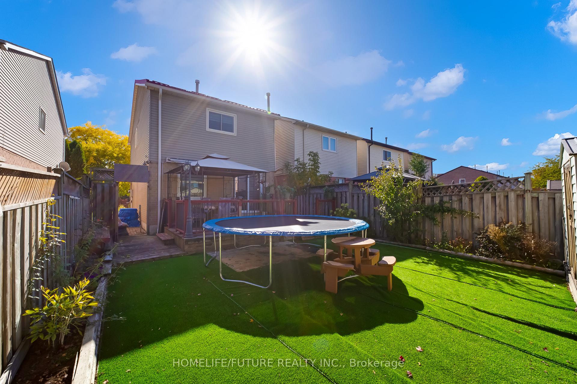 Photo 36 of 54 Ducatel Crescent, Ajax, Central — HOMEH