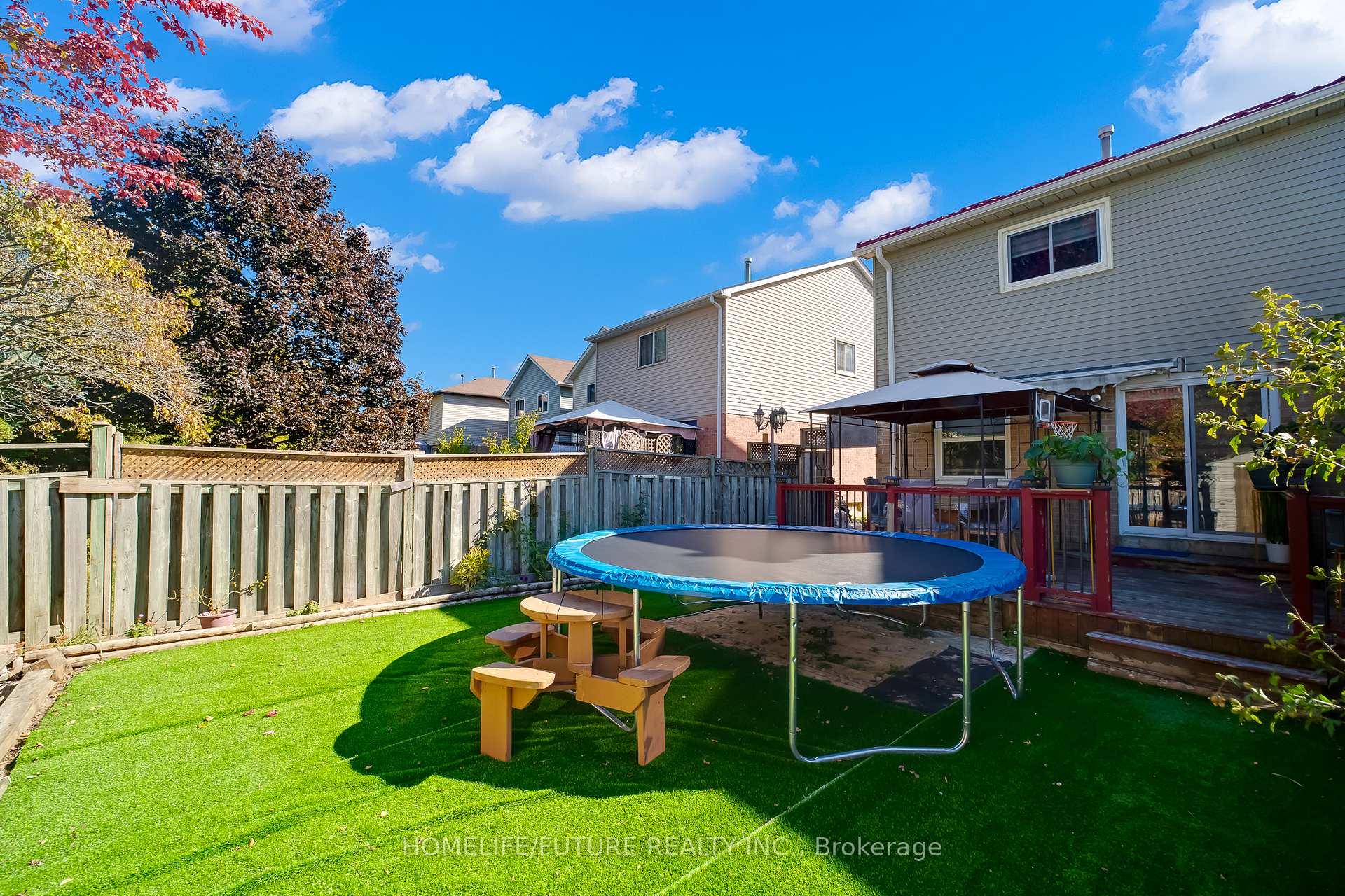 Photo 37 of 54 Ducatel Crescent, Ajax, Central — HOMEH