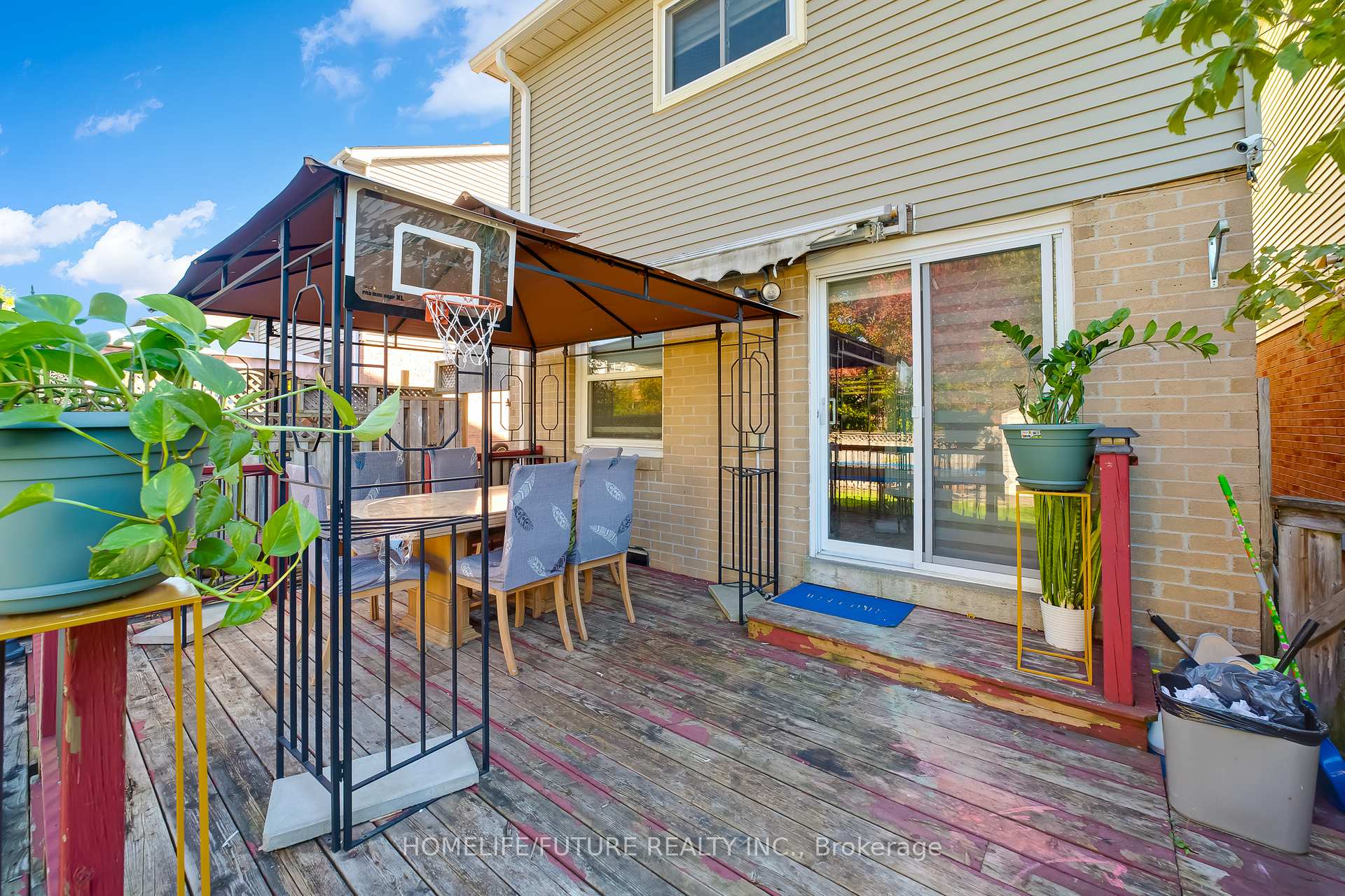 Photo 40 of 54 Ducatel Crescent, Ajax, Central — HOMEH