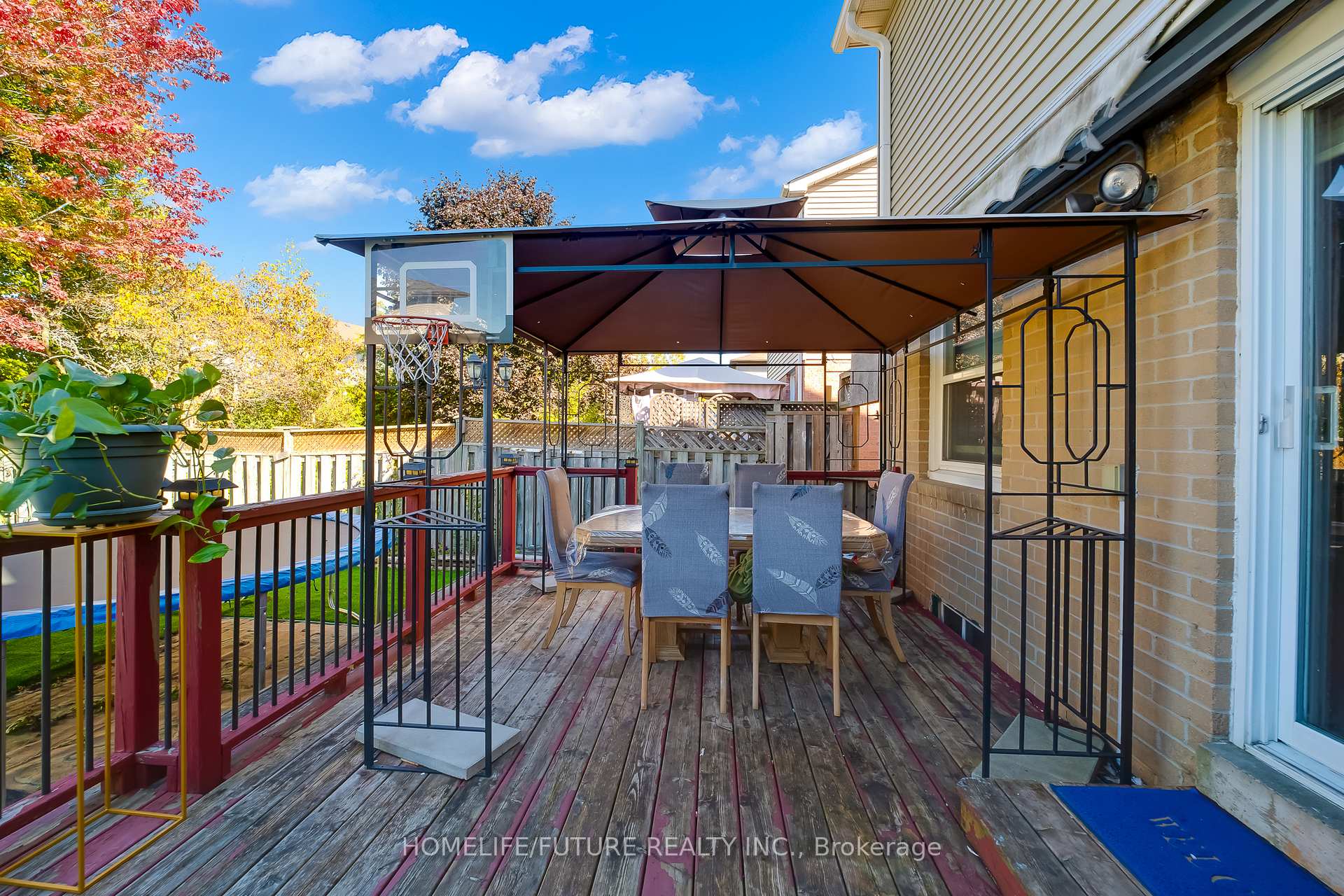 Photo 39 of 54 Ducatel Crescent, Ajax, Central — HOMEH