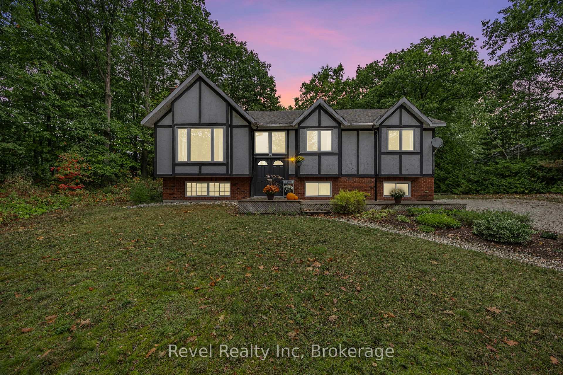 Front of 49 Birchwood Trail
