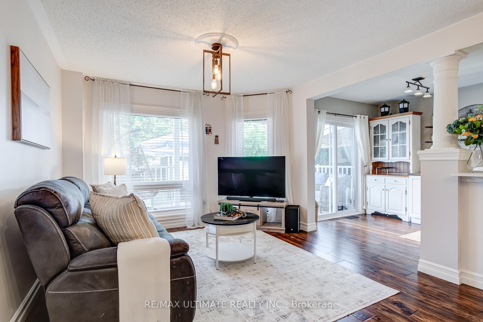 Photo 8 of 30 Primeau Avenue, Whitby, Brooklin — HOMEH