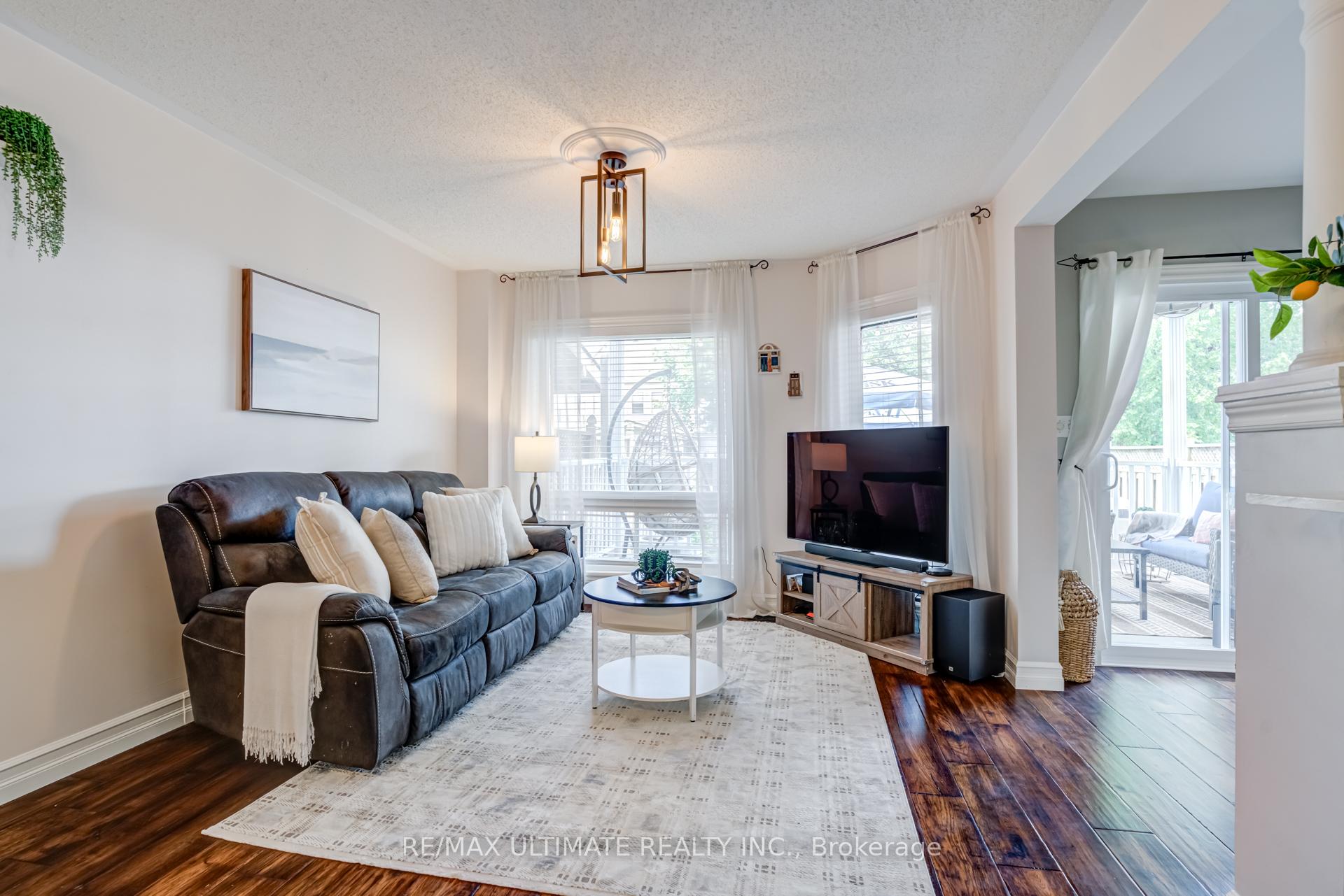 Photo 9 of 30 Primeau Avenue, Whitby, Brooklin — HOMEH