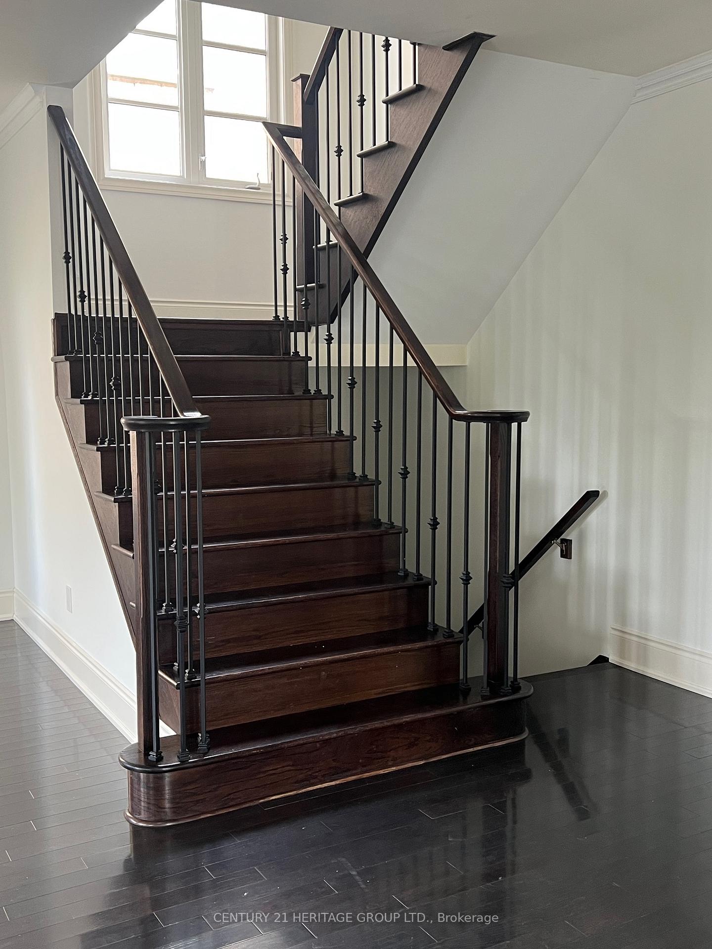 Photo 3 of 558 Ilan Ramon Boulevard, Vaughan, Patterson — HOMEH