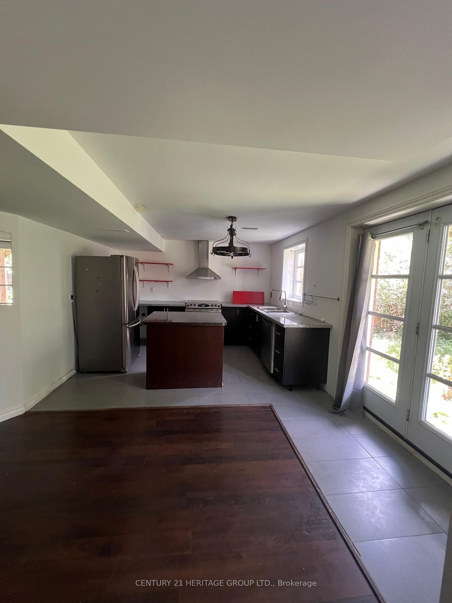Photo 5 of 558 Ilan Ramon Boulevard, Vaughan, Patterson — HOMEH