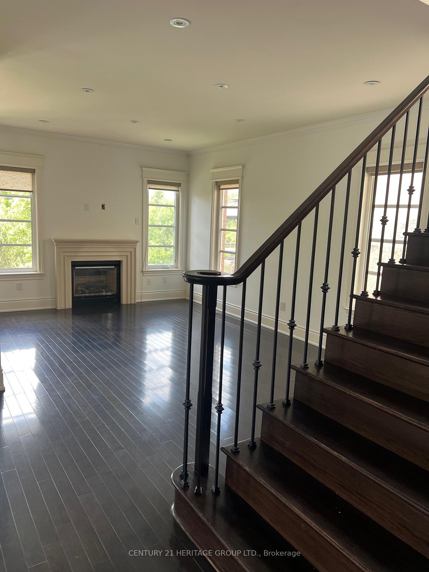 Photo 8 of 558 Ilan Ramon Boulevard, Vaughan, Patterson — HOMEH