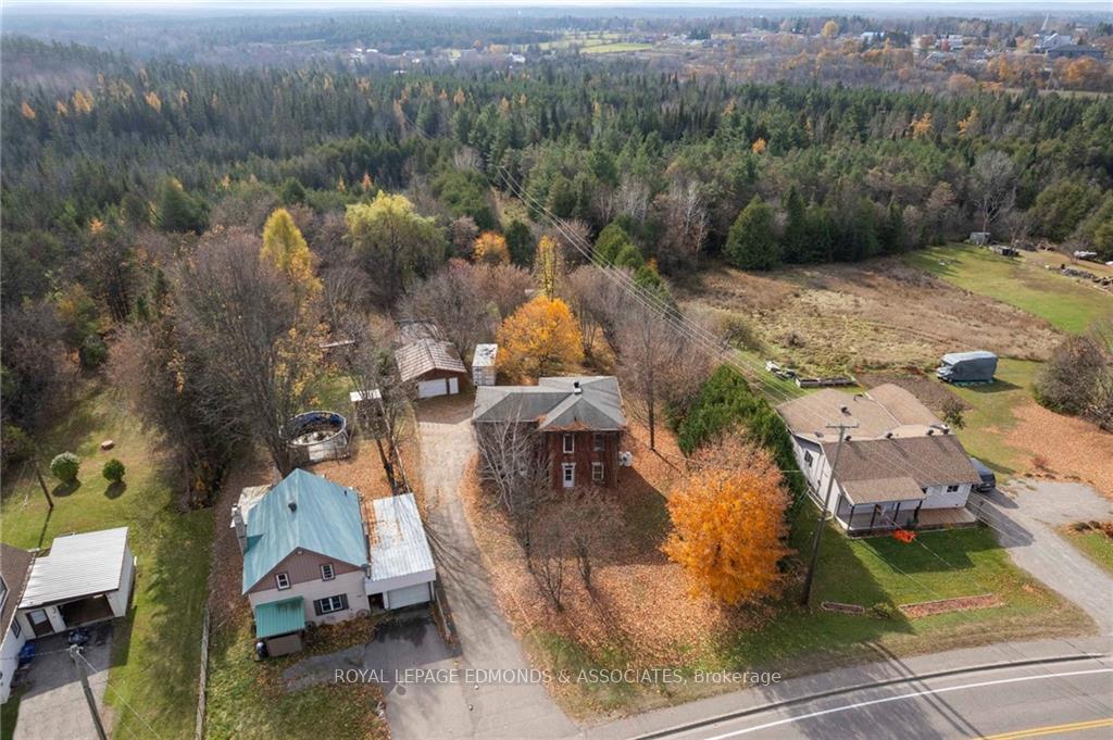 Photo 3 of 165 Bonnechere Street E, Bonnechere Valley, Eganville/Bonnechere Twp — HOMEH