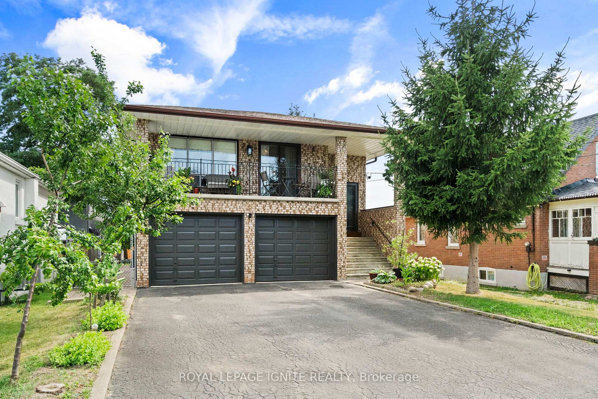 Photo 2 of 29 Ellerby Square N, Vaughan, West Woodbridge — HOMEH
