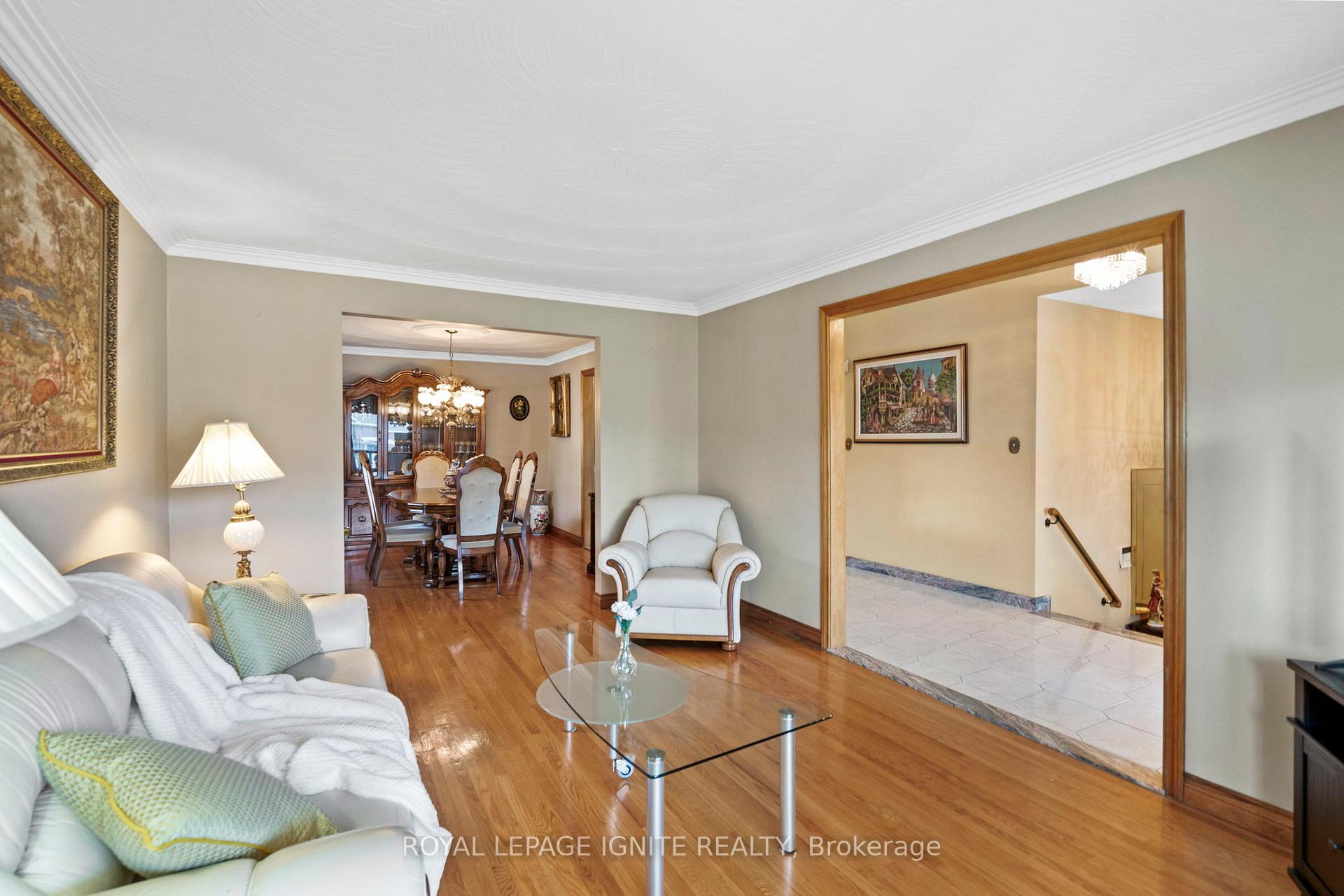 Photo 11 of 29 Ellerby Square N, Vaughan, West Woodbridge — HOMEH