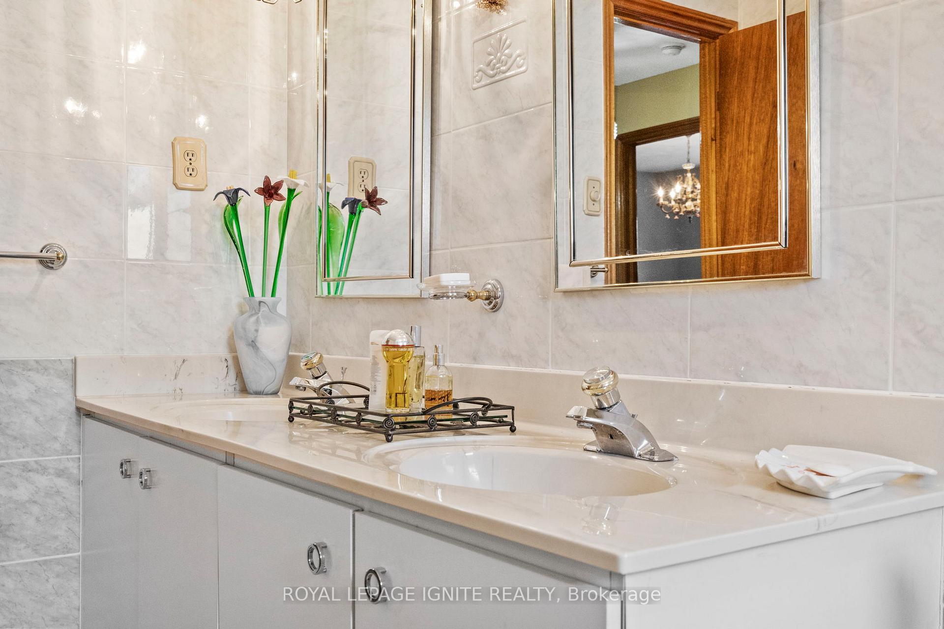 Photo 19 of 29 Ellerby Square N, Vaughan, West Woodbridge — HOMEH
