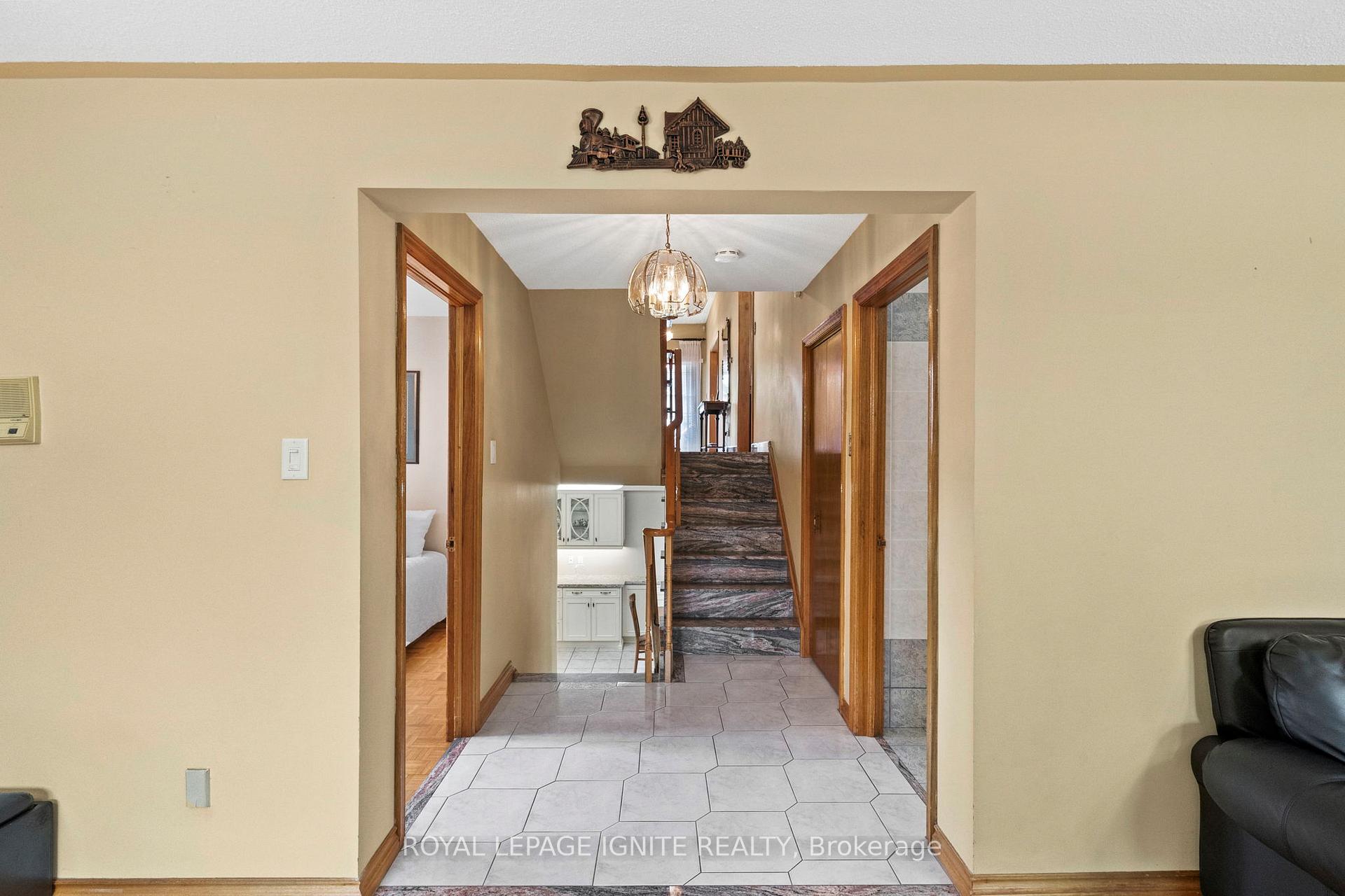 Photo 24 of 29 Ellerby Square N, Vaughan, West Woodbridge — HOMEH