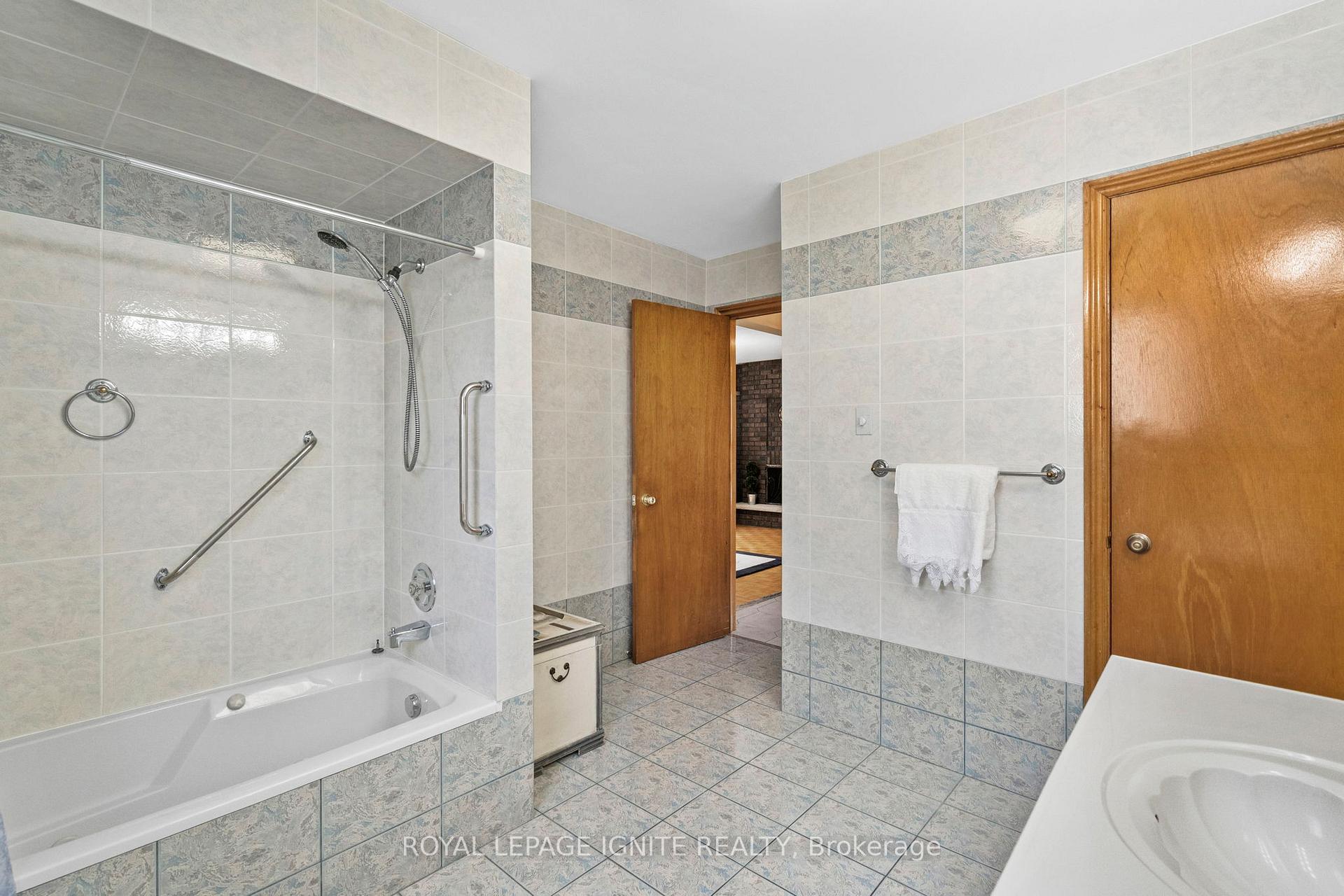 Photo 27 of 29 Ellerby Square N, Vaughan, West Woodbridge — HOMEH