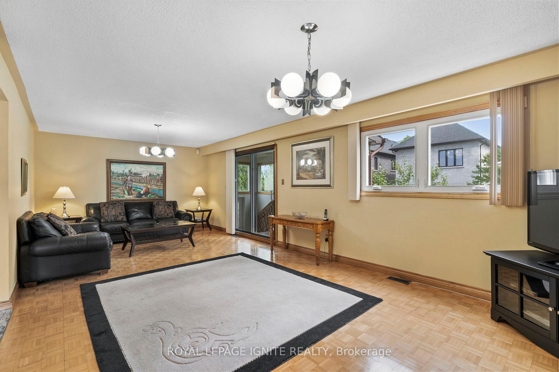 Photo 32 of 29 Ellerby Square N, Vaughan, West Woodbridge — HOMEH