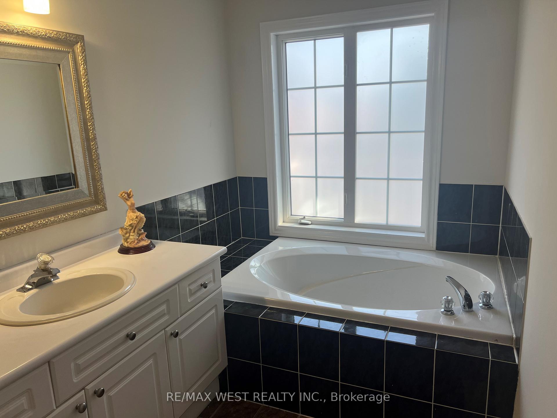 Photo 15 of 10 Villa Antica Drive, Vaughan, Sonoma Heights — HOMEH