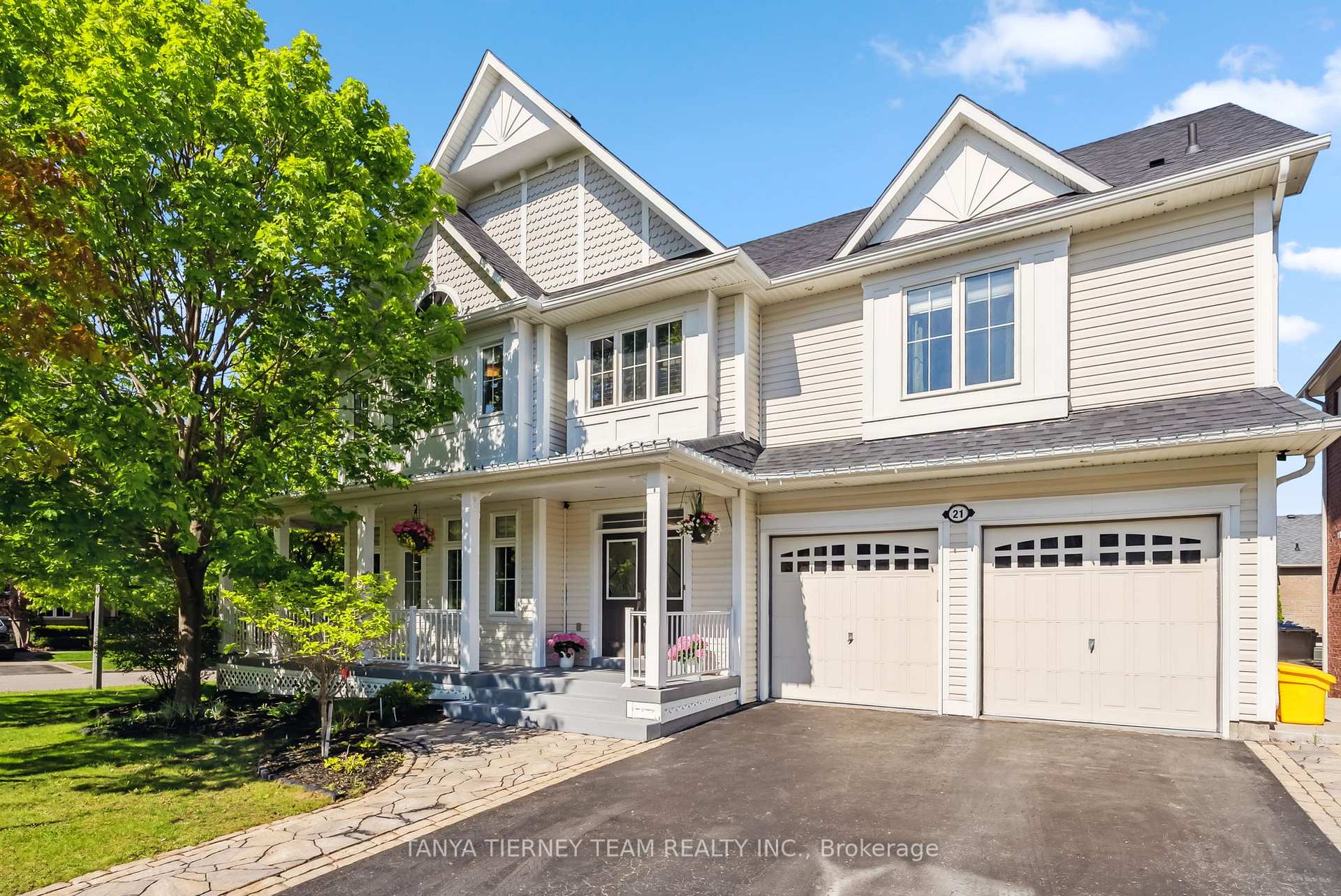 Photo 2 of 21 Rainbow Crescent, Whitby, Brooklin — HOMEH
