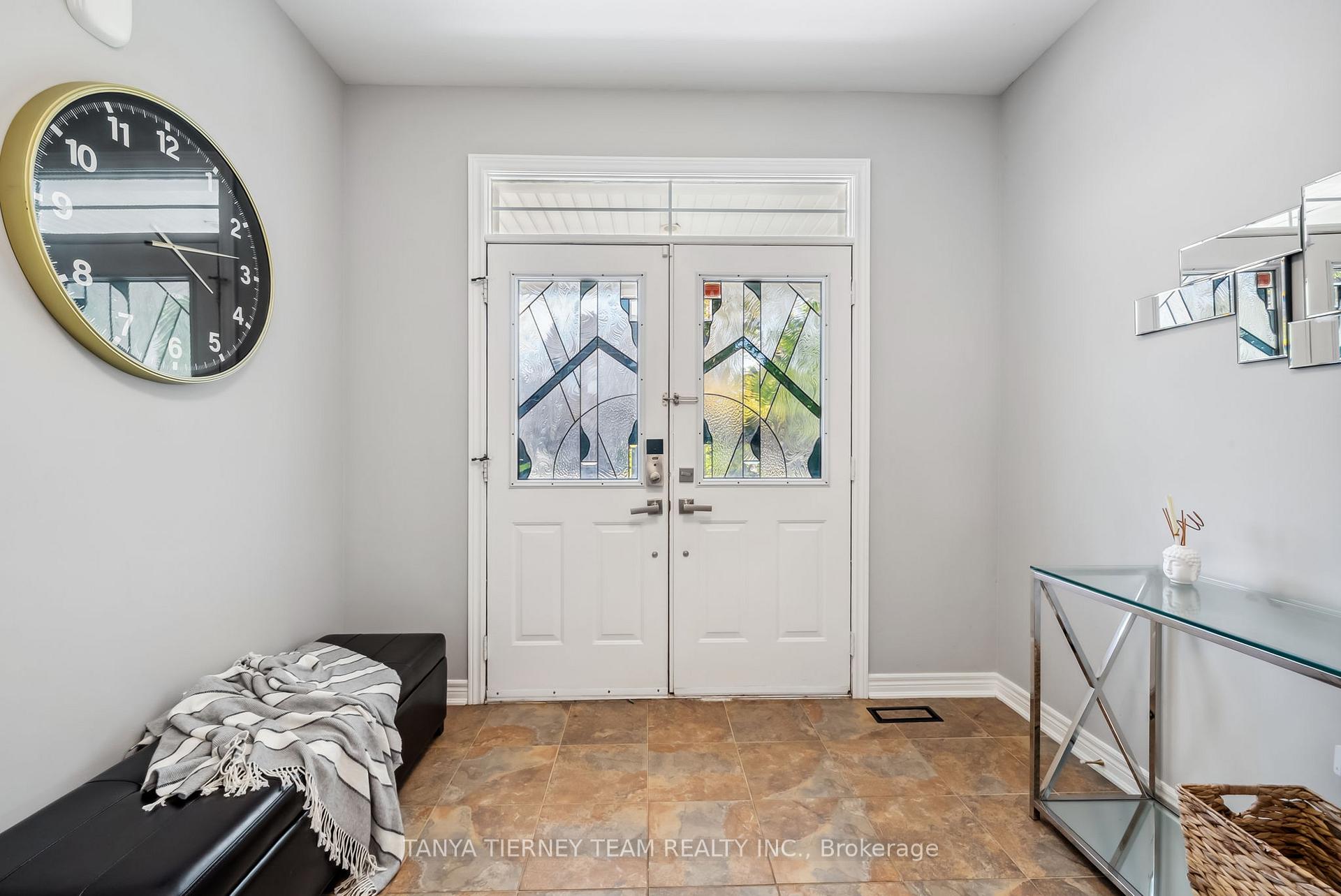 Photo 6 of 21 Rainbow Crescent, Whitby, Brooklin — HOMEH