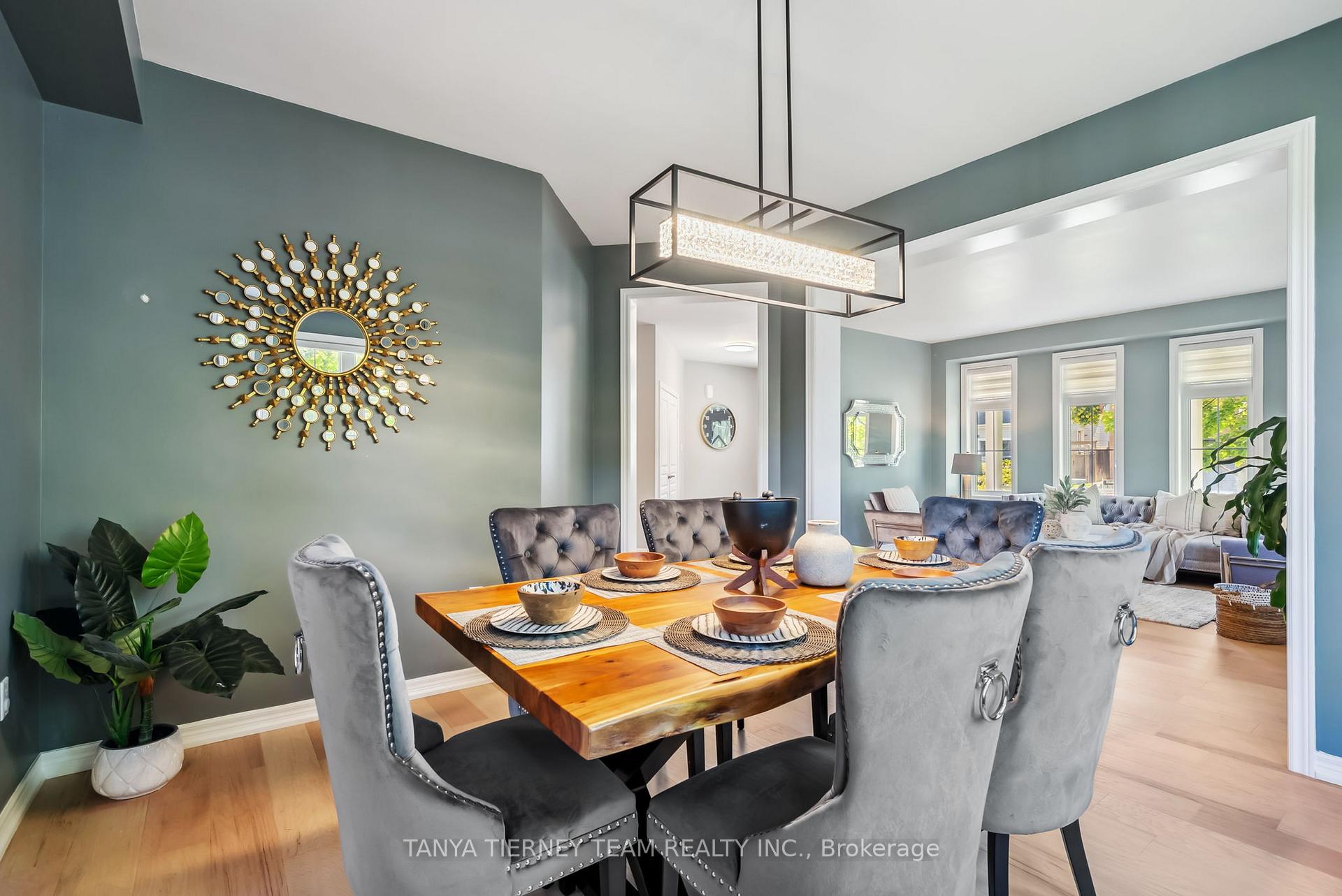 Photo 11 of 21 Rainbow Crescent, Whitby, Brooklin — HOMEH
