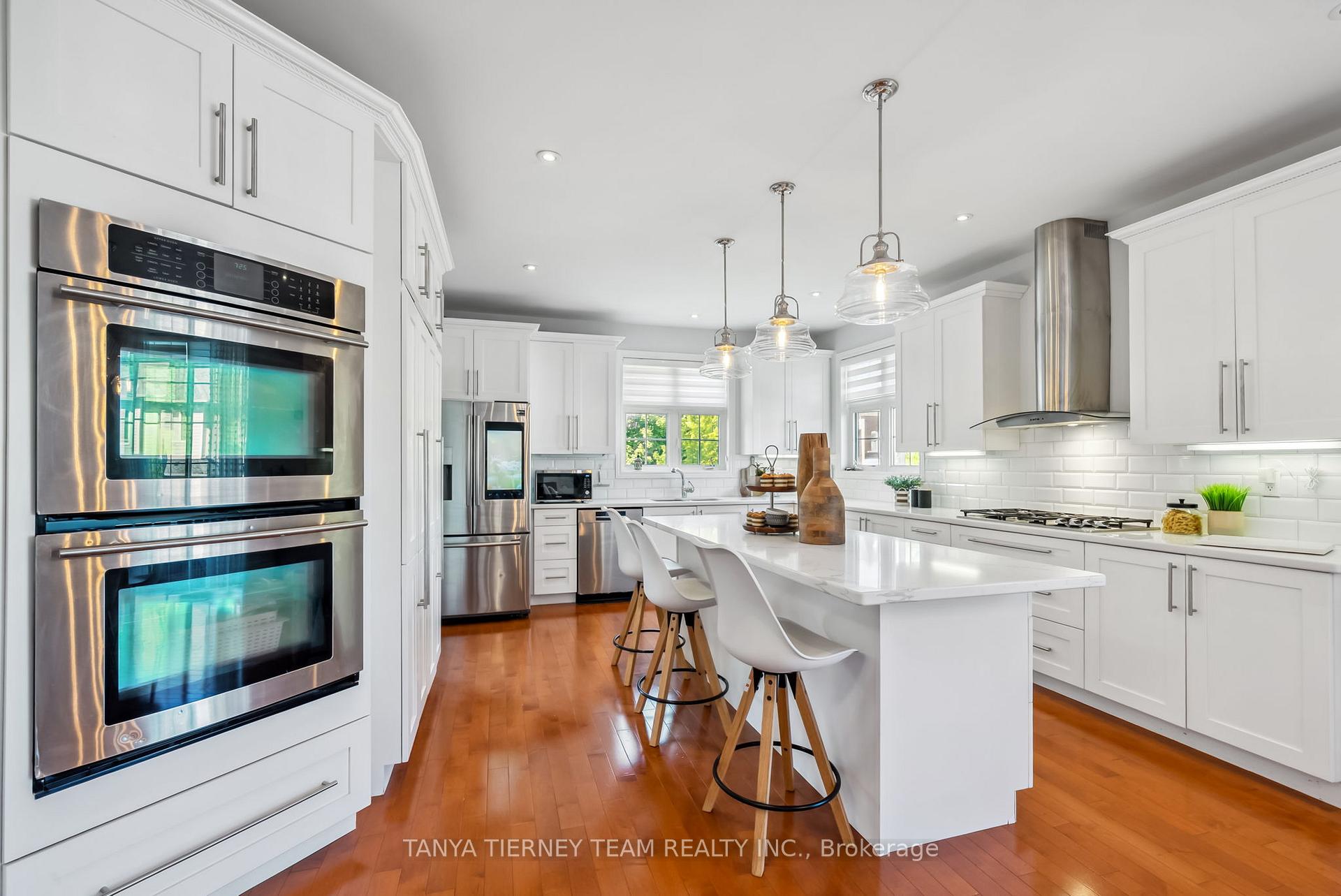 Photo 15 of 21 Rainbow Crescent, Whitby, Brooklin — HOMEH